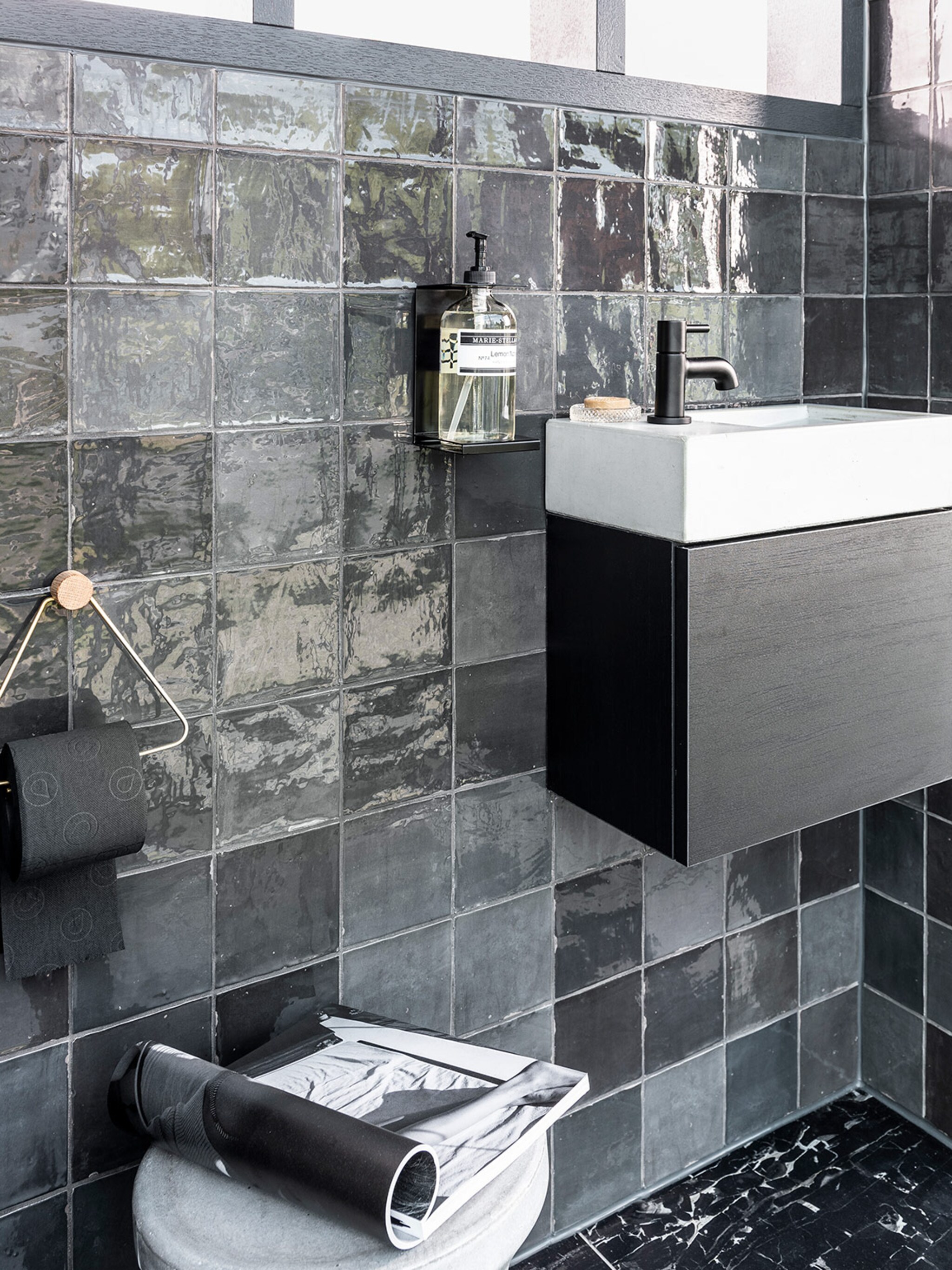 deze toiletrolhouder willen we wel in ons huis plaatsen