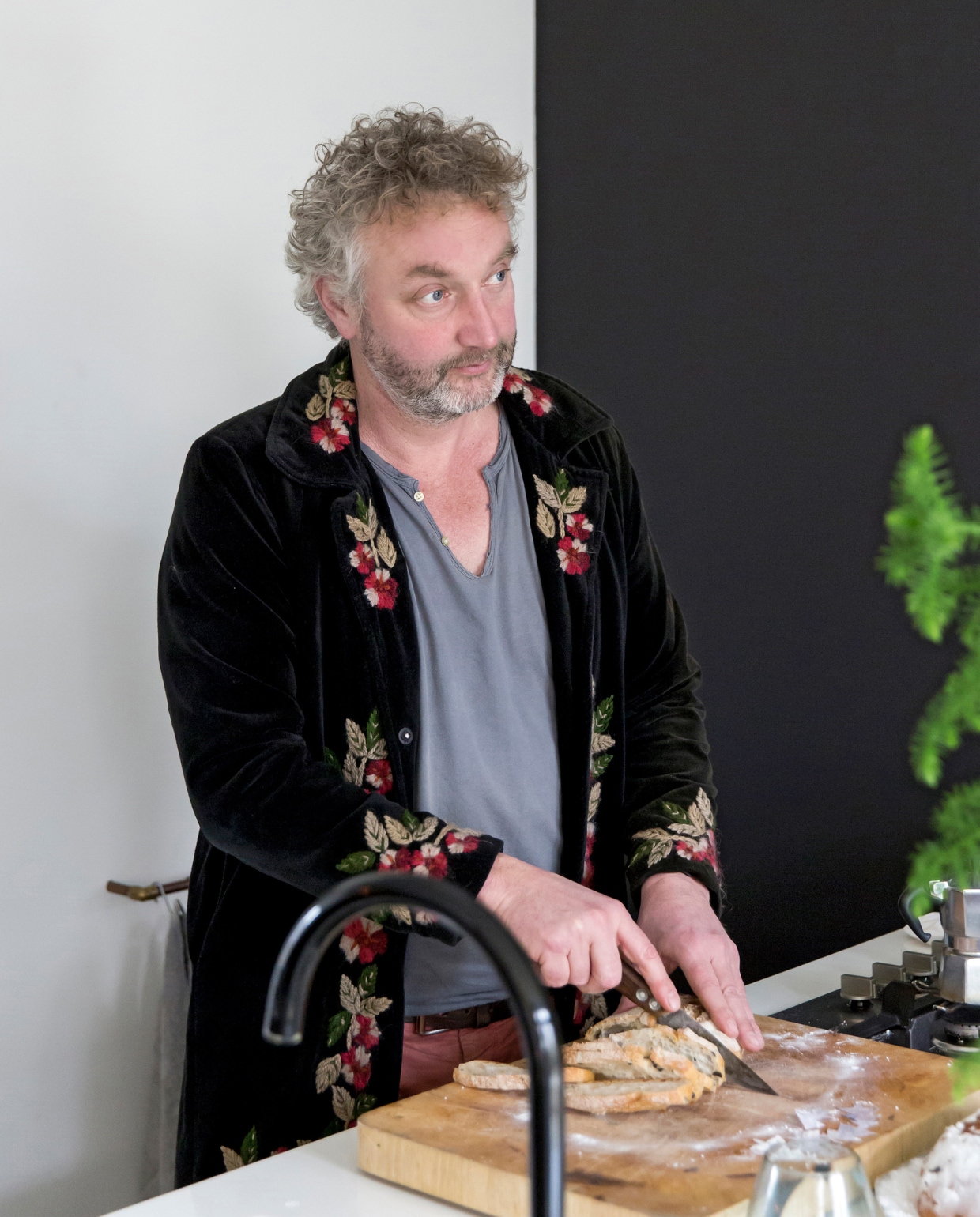 Snijplank Ikea. vtwonen 13-2022 | styling Barbara Natzijl | fotografie Margriet Hoekstra | tekst Sunna Borghuis