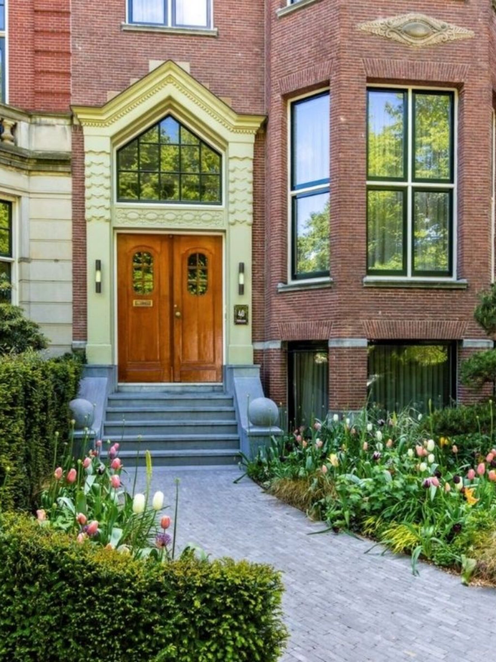 rauw en chic wonen in een voormalig industrieel gebouw te amsterdam