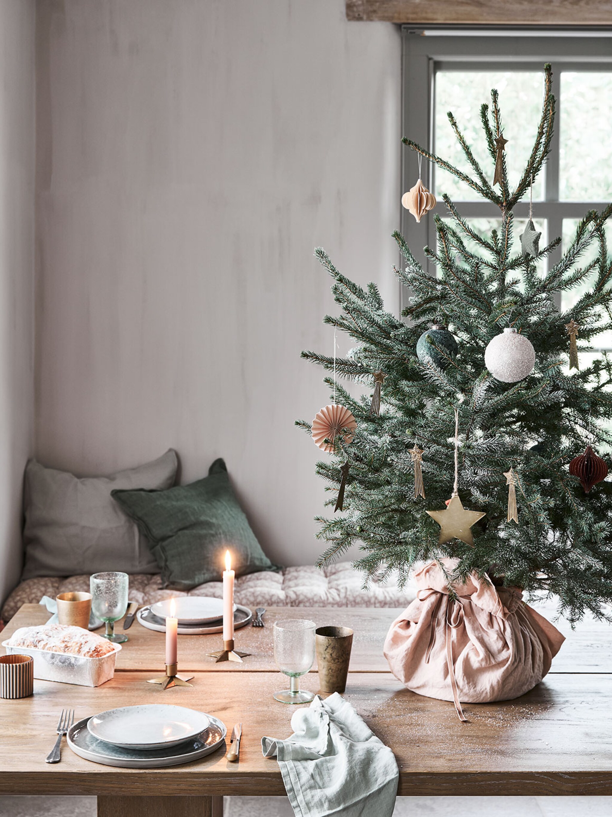 zo tover je de woonkamer om tot een kerstwalhalla met een budget van eur 250