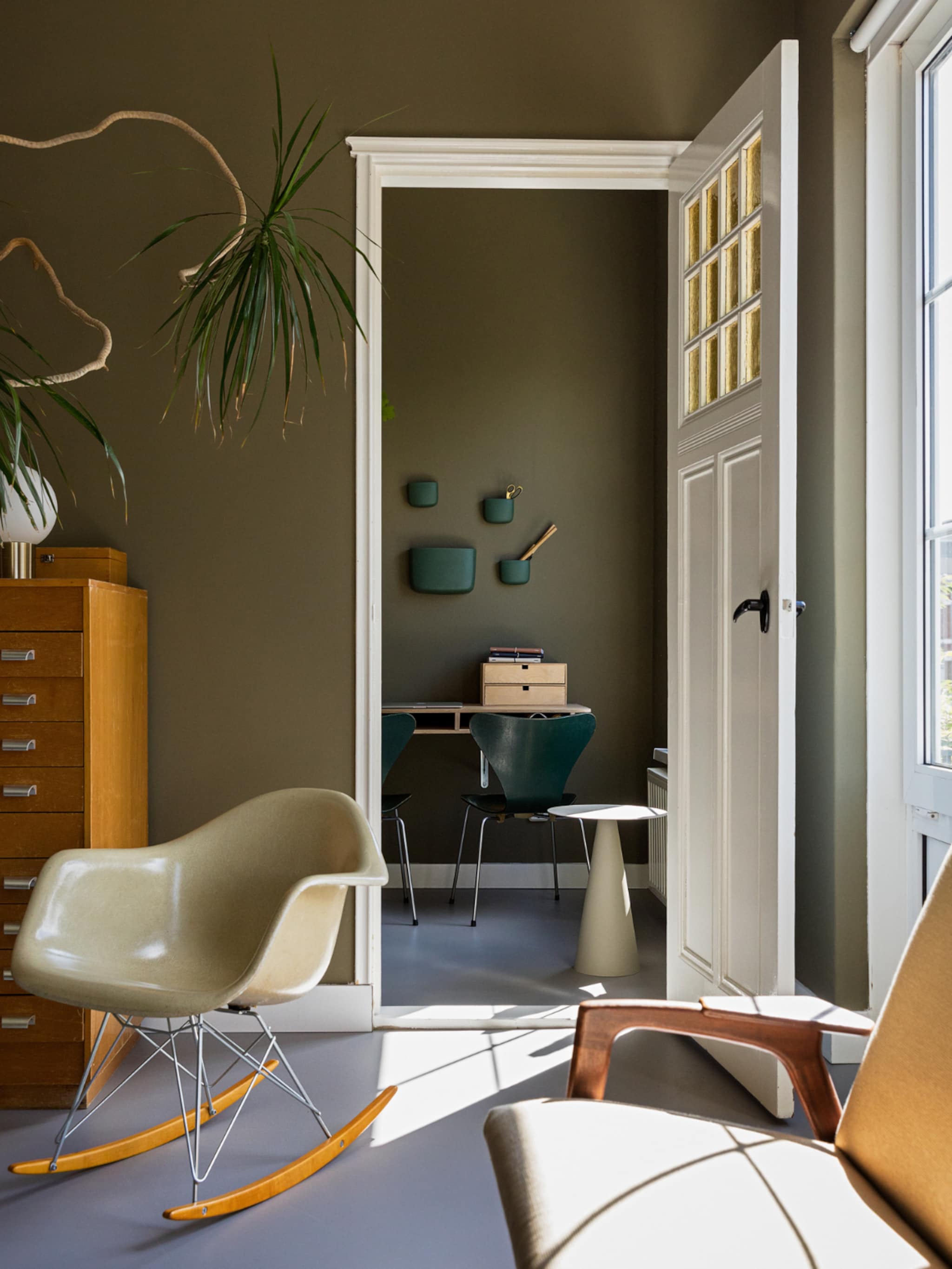 de adressen en tips om online vintage meubels en accessoires te shoppen