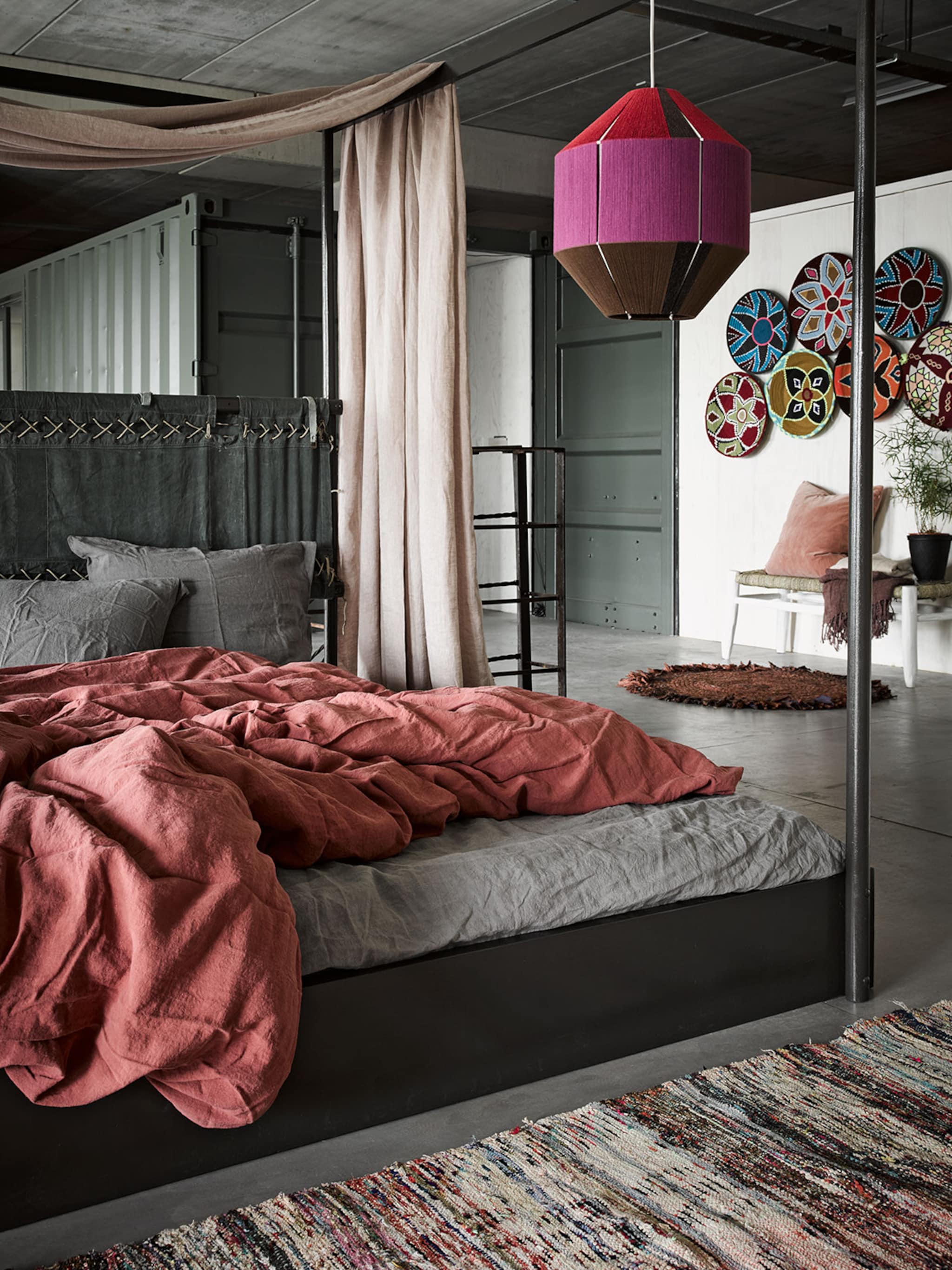 voeg meer sfeer toe aan de slaapkamer met deze wanddecoratie