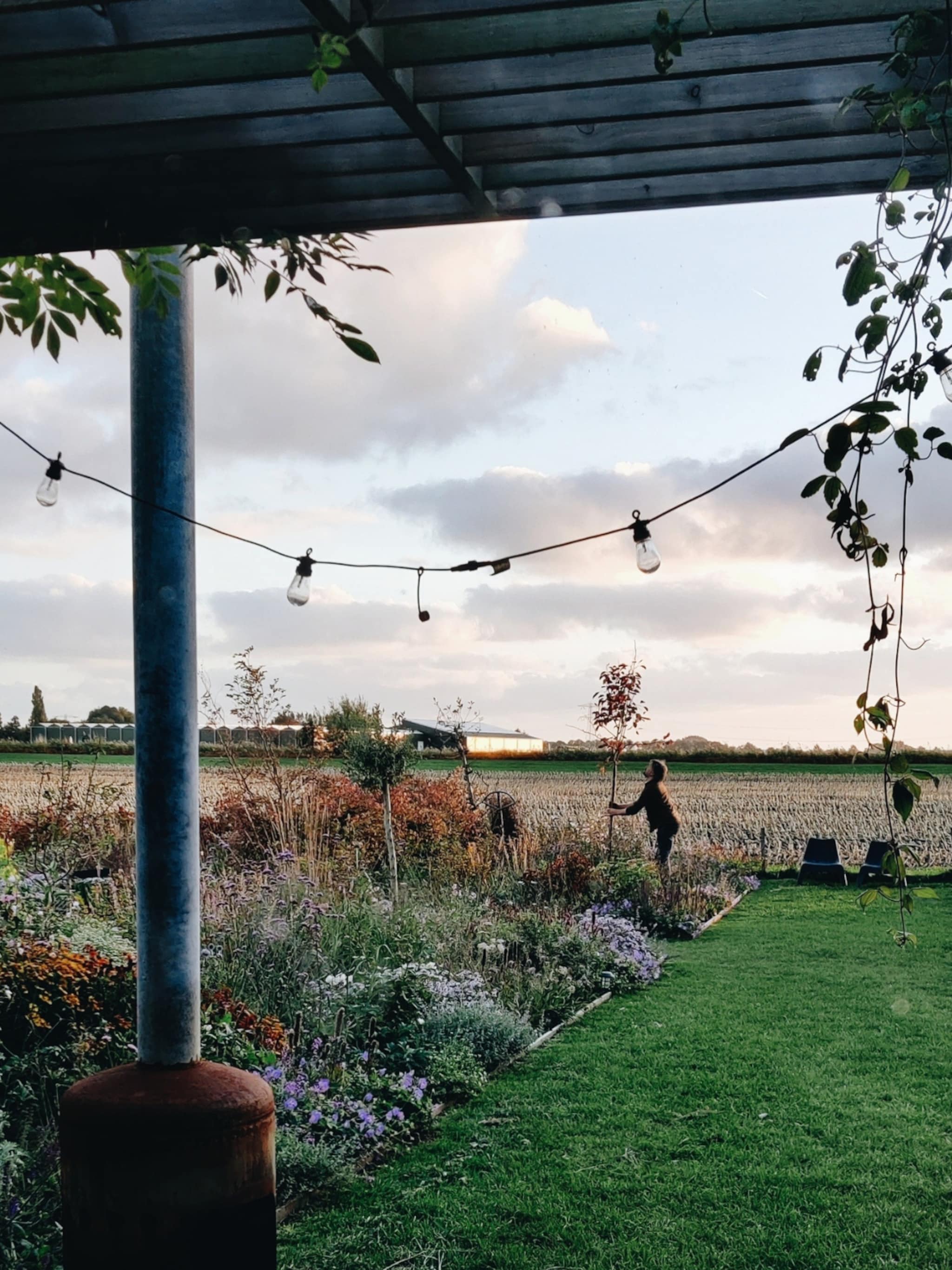 tuinexperts vivian en mark luiden het paasweekend in van diy compostbak tot oppotten van dahlia s
