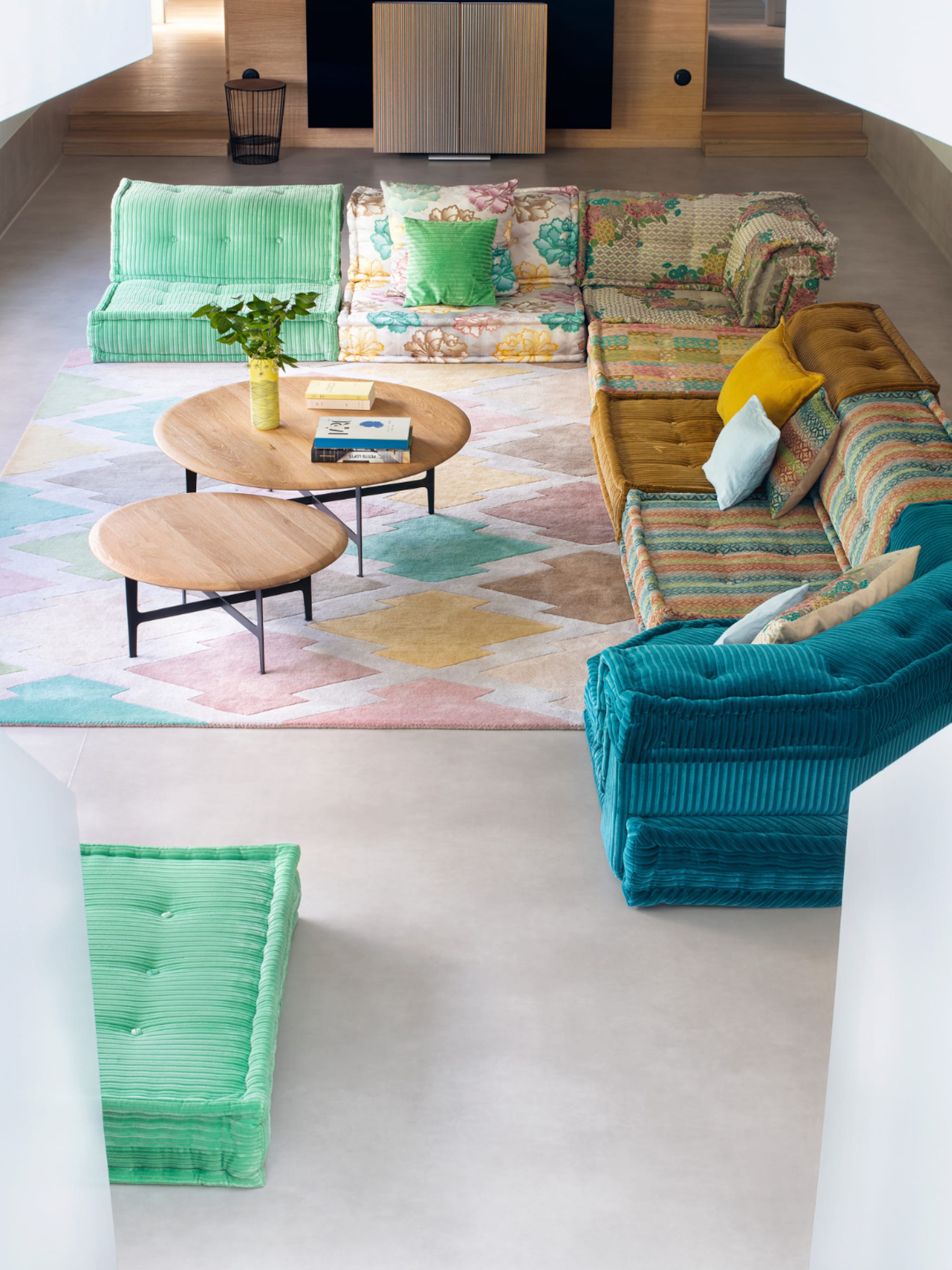 goed gevloerd zo creeer je samenhang in het interieur met een vloerkleed