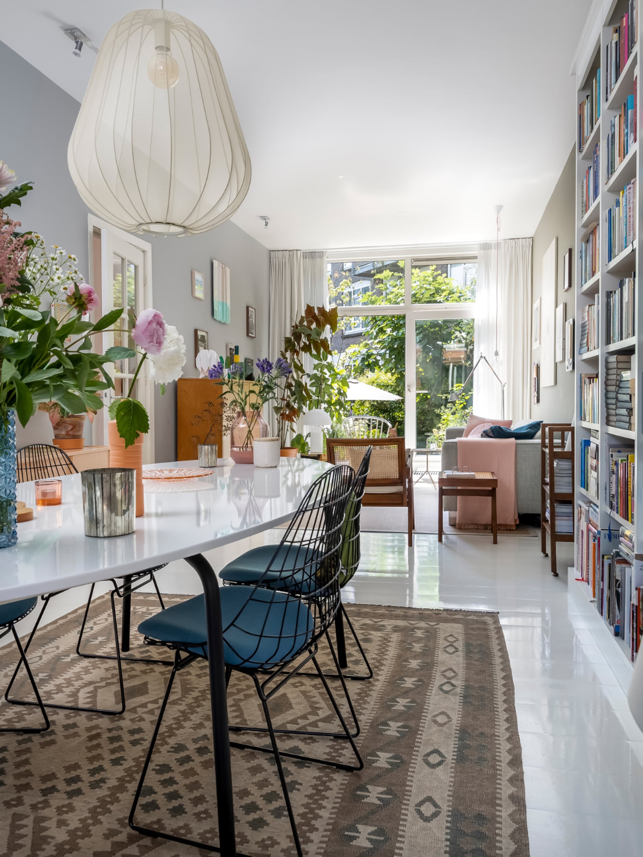 binnenkijken in kunstig appartement in rotterdam
