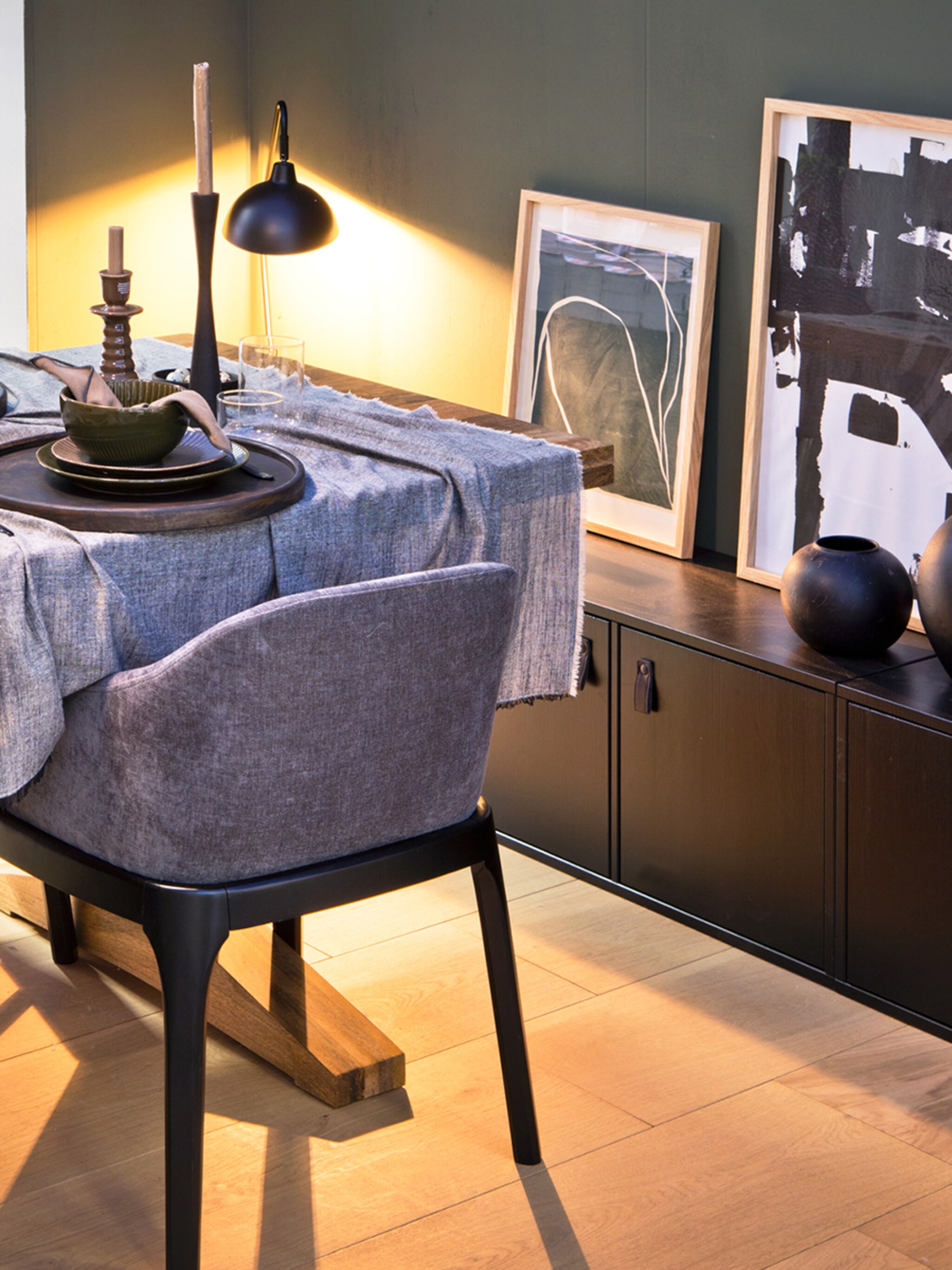 dit zijn alle producten uit de eetkamer van het modern industriele vtwonen collectie huis