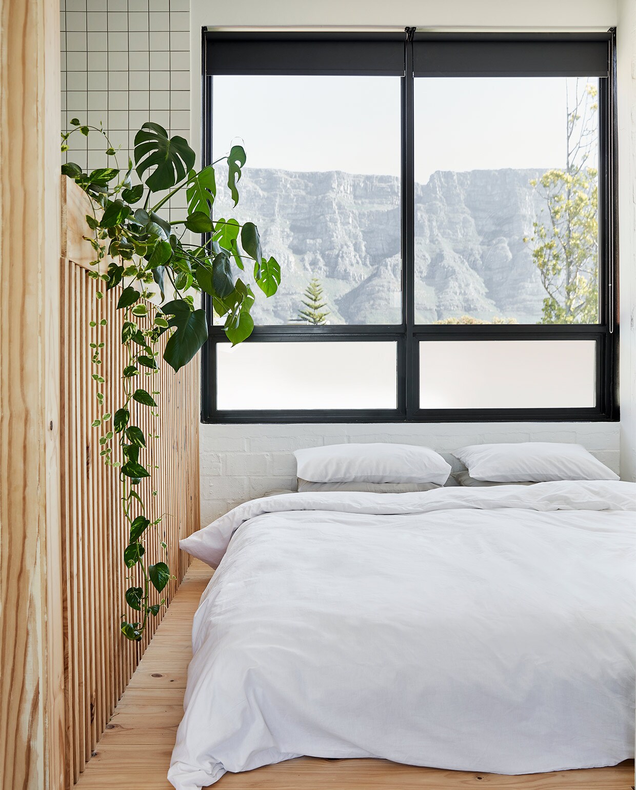 Bed zelfgemaakt. vtwonen special binnenkijken maart 2022 | productie Bureaux | fotografie Warren Heath | styling Sven Alberding