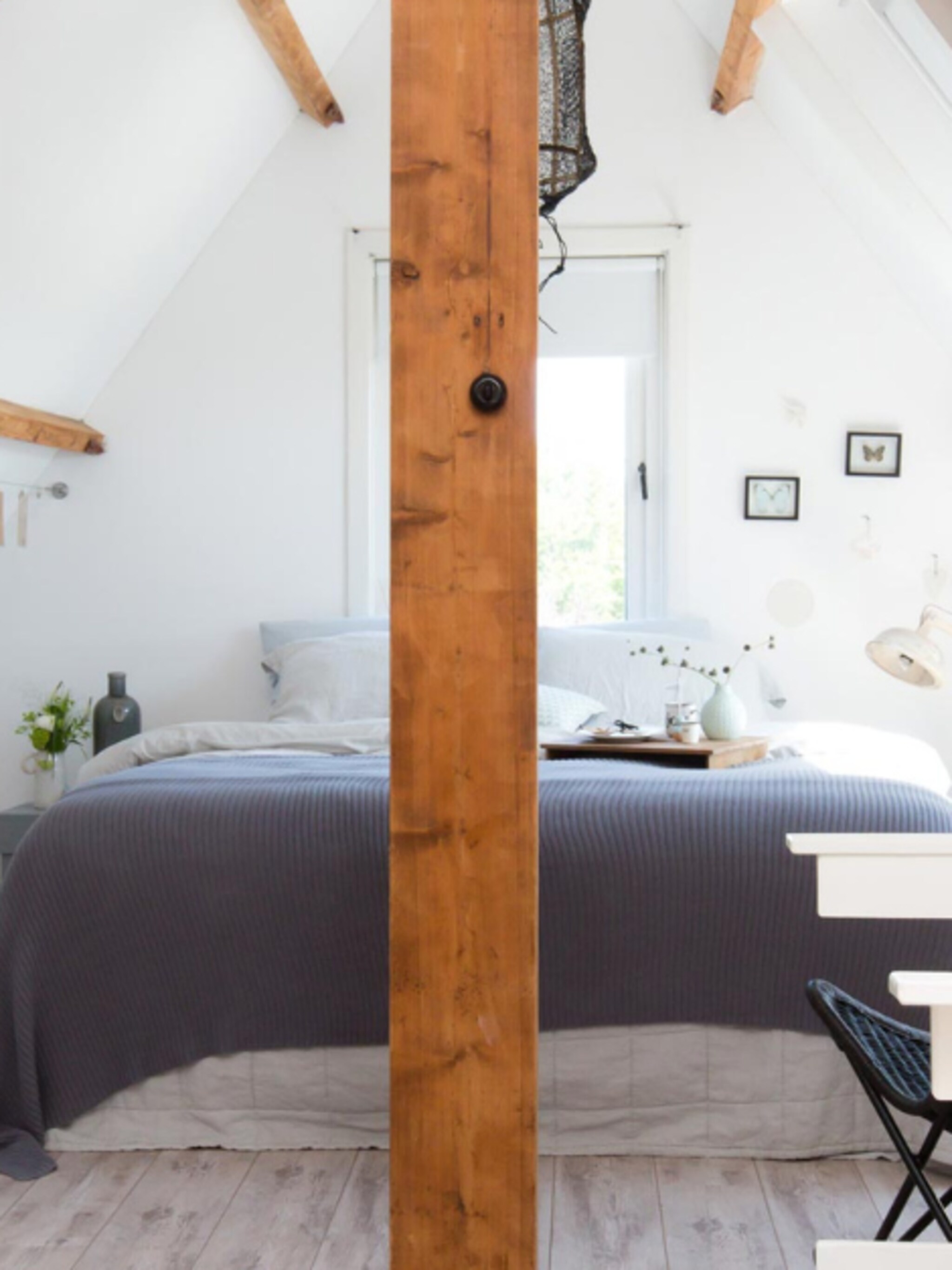 budget van eur 500 zo geef je de zolder een make over tot slaapkamer