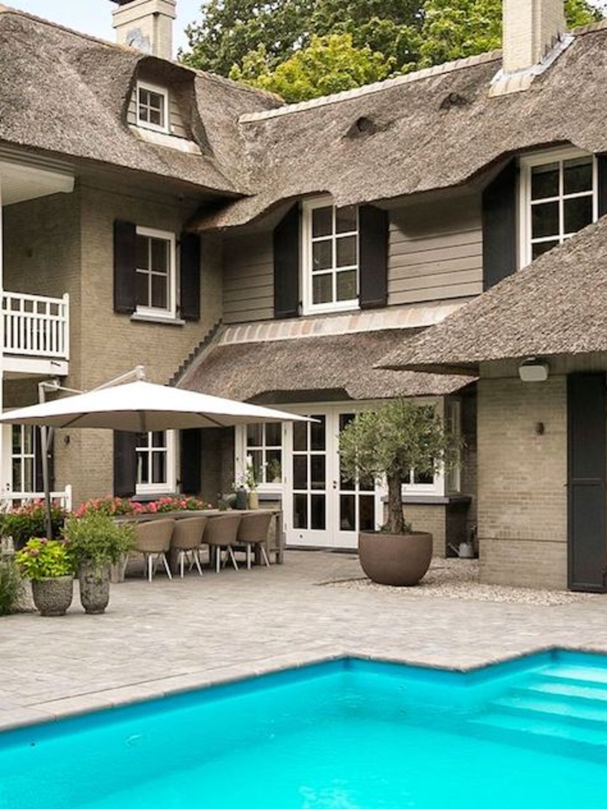 ibiza in nederland deze high end villa te rosmalen heeft alles