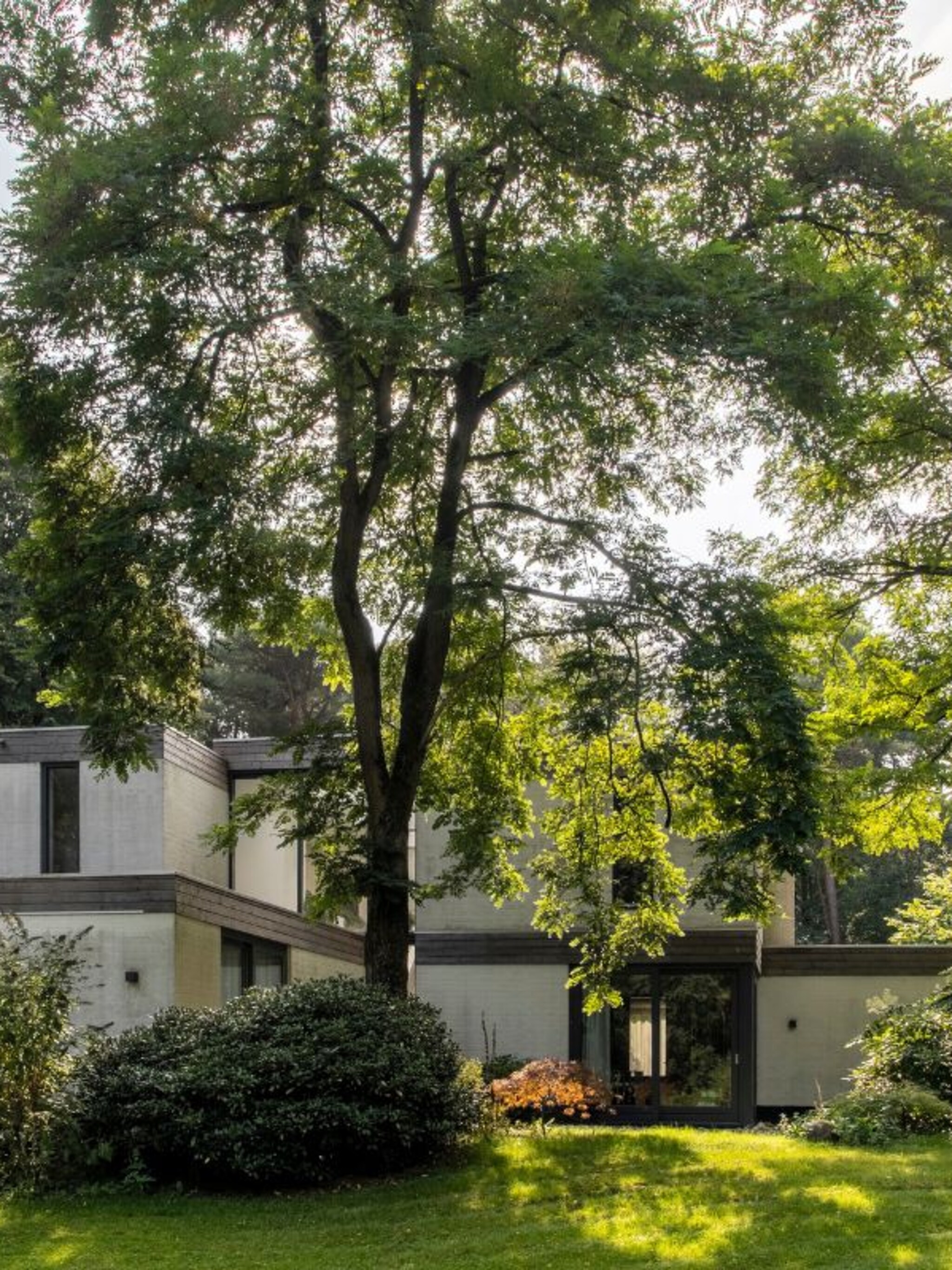 binnenkijken in een jaren 70 villa vol vintage in alphen