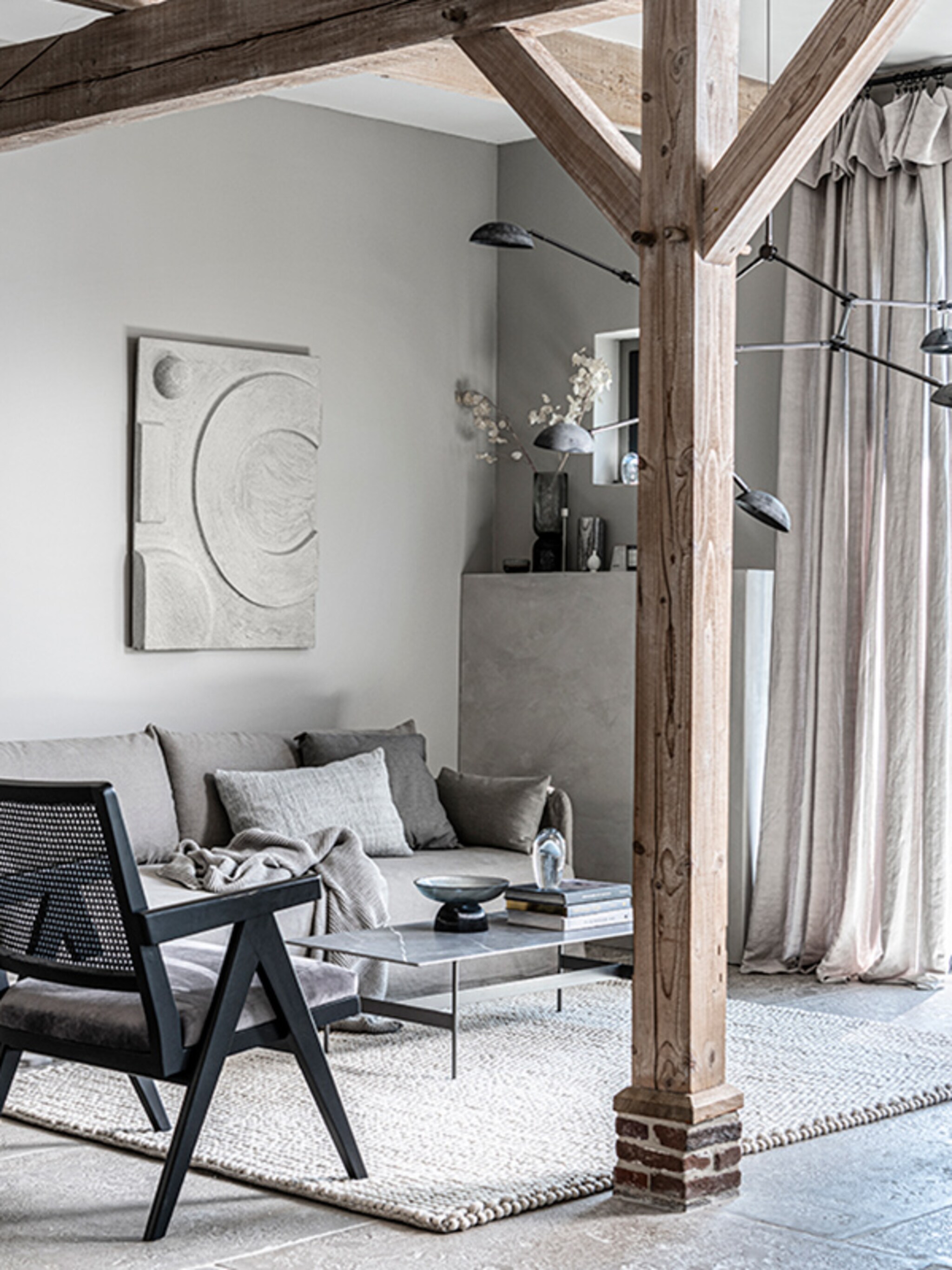 mooi in al zijn eenvoud een grijze woonkamer is allesbehalve saai