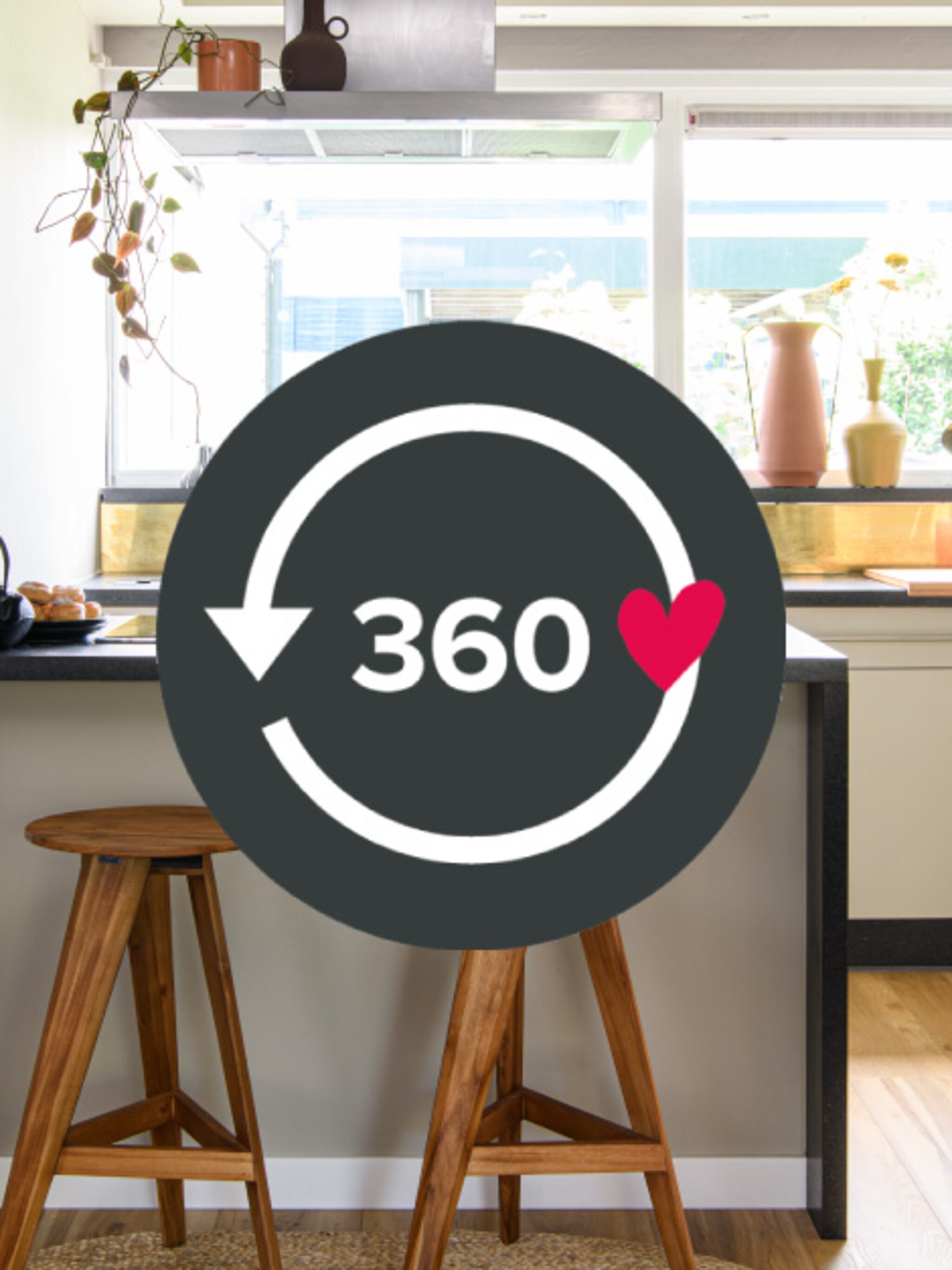 bekijk deze keuken met gouden achterwand in country chique stijl in 360 graden