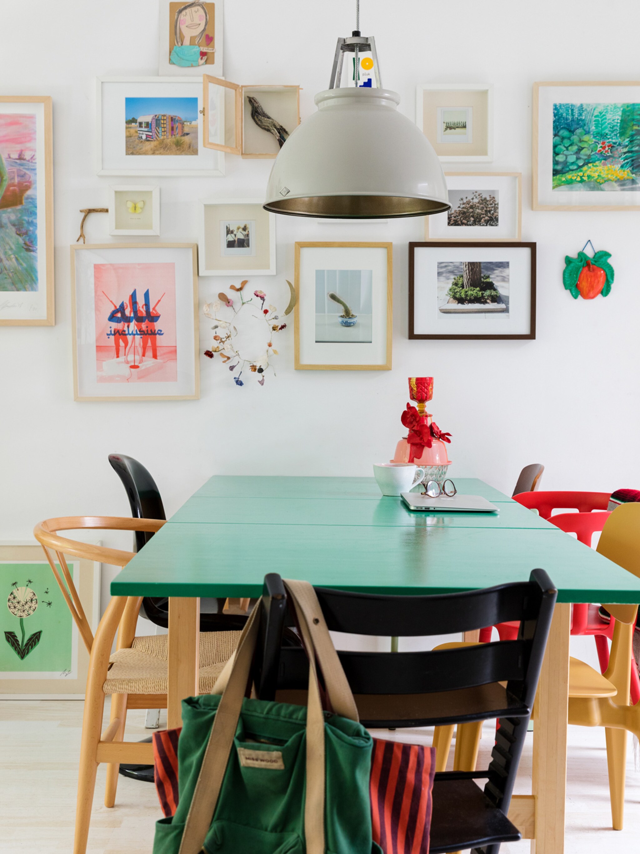 5x binnenkijken in een huis met felle kleuraccenten