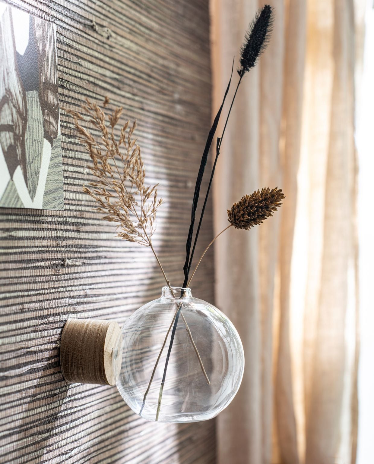 beeld vtwonen vtwonen 09-2022 | styling Myla Griese | fotografie Louis Lemaire | illustratie @k.a.r.o.l.inka