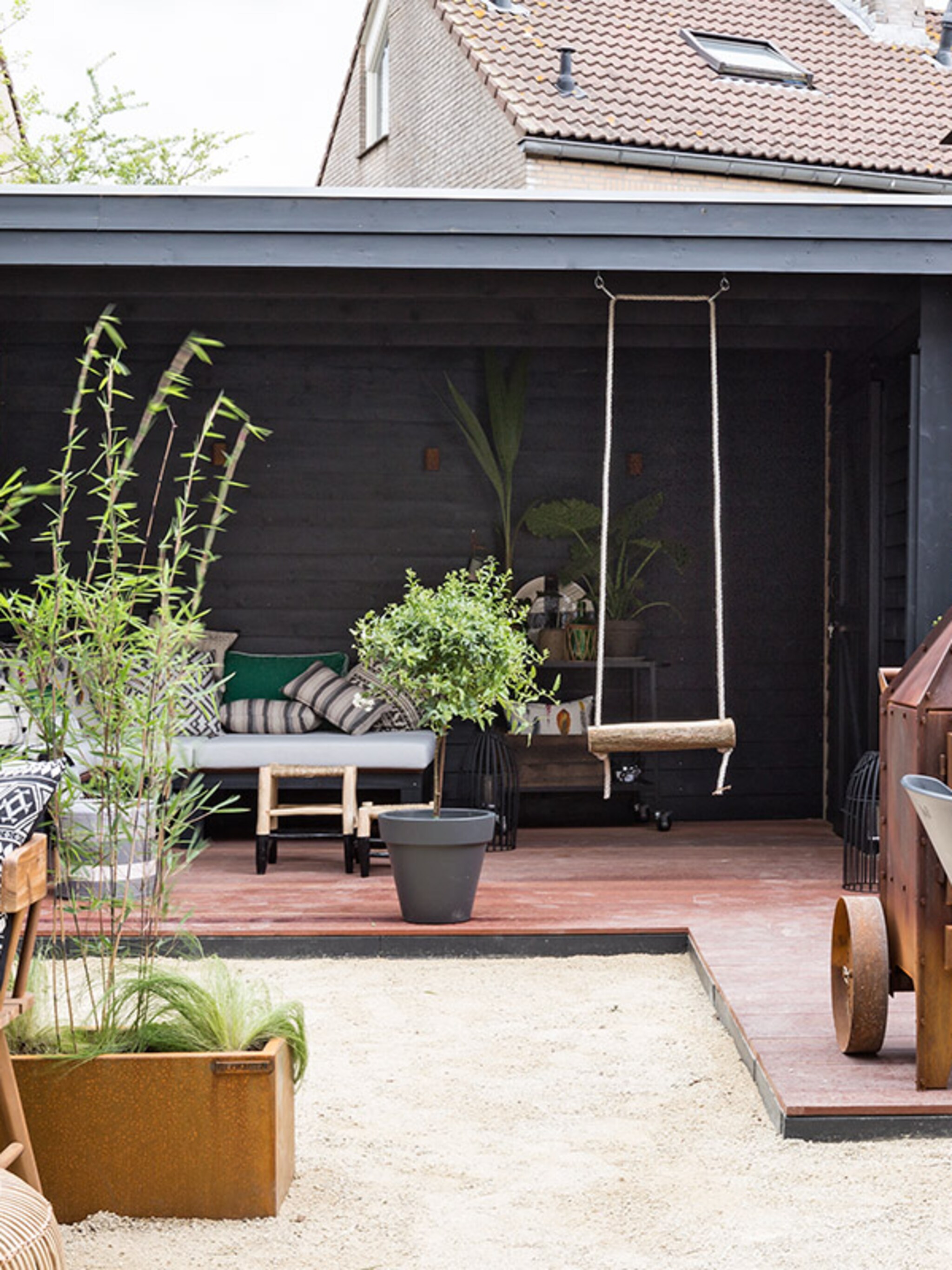 een tuinhuis laten bouwen of kopen alles wat je moet weten