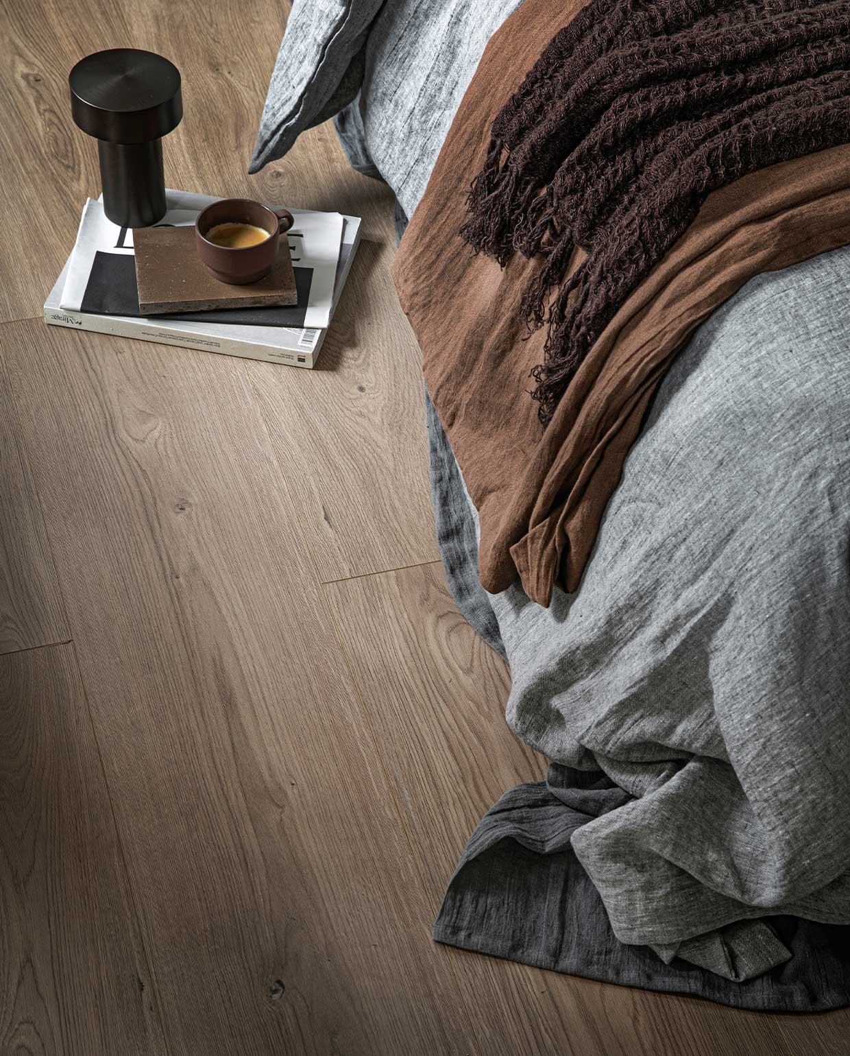 EVC-vloer Spelled, per m² € 63,99 vtwonen 07-2022 | productie Tanja Saarberg | styling danielle Verheul | fotografie Peggy Janssen | assistentie Kula van den Broek\n