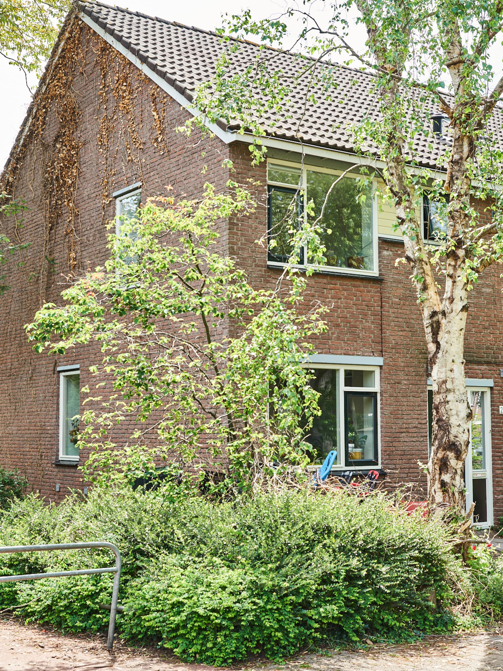 binnenkijken in een energiezuinig hoekhuis uit 1982