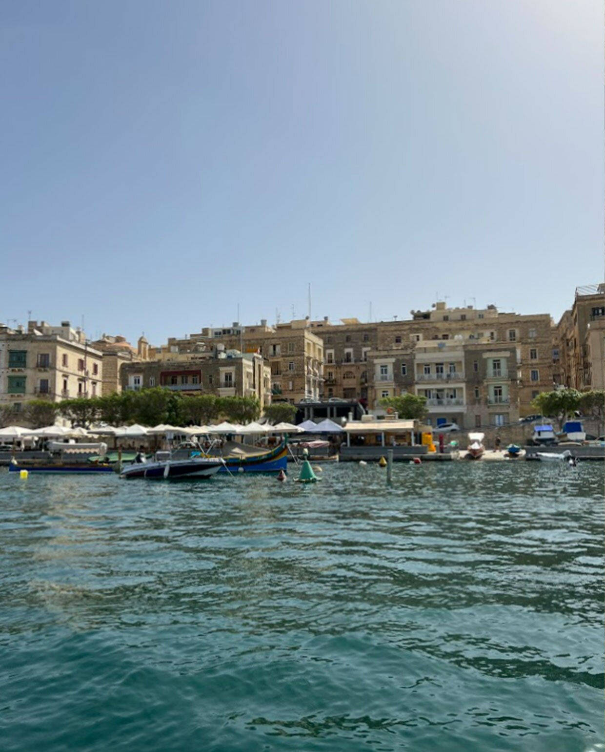 Kust Valletta NEE | Adeline Mans