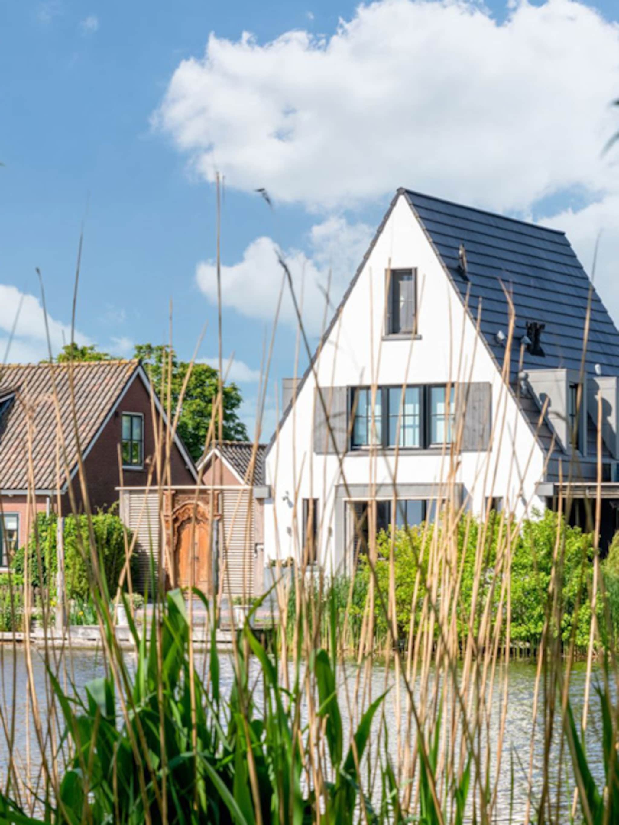 ibiza aan de amstel het huis van patty brard staat te koop