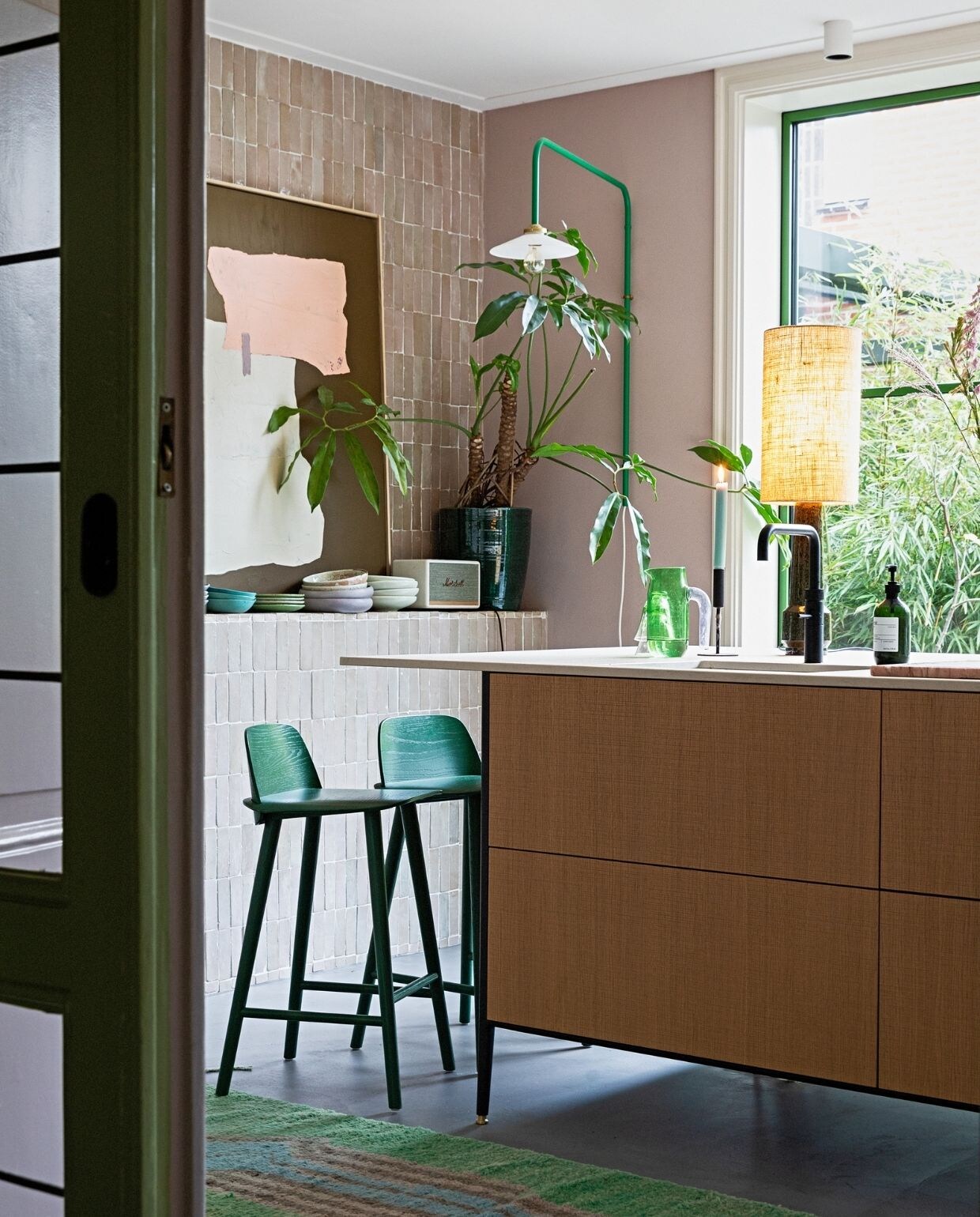 beeld vtwonen JA | vtwonen 04-2022 | Styling Ilona Jongepier | Fotografie Dana van Leeuwen | visagie Djolien de Kreij | Tekst Caroline Hülsenbeck