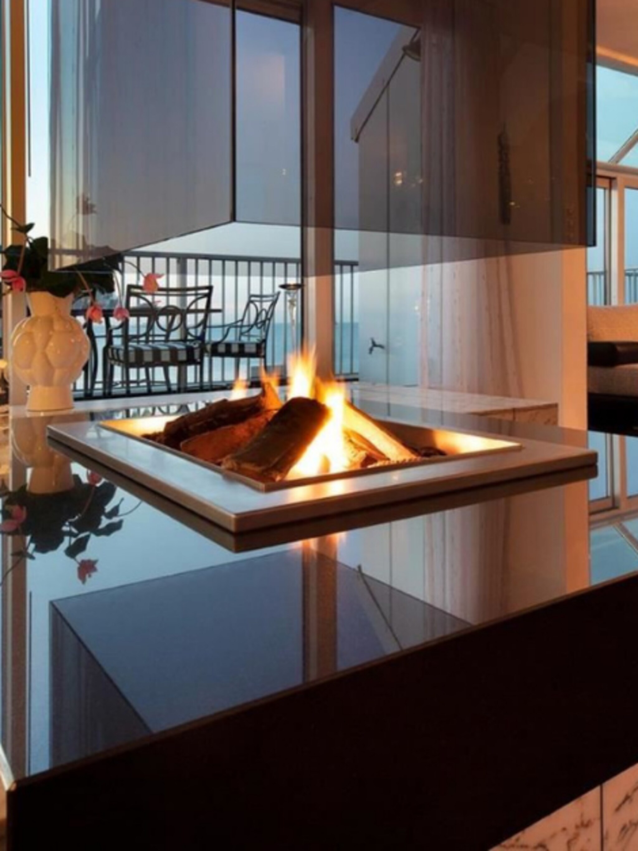 het penthouse van lee towers met fantastisch uitzicht op de zee staat nu te koop