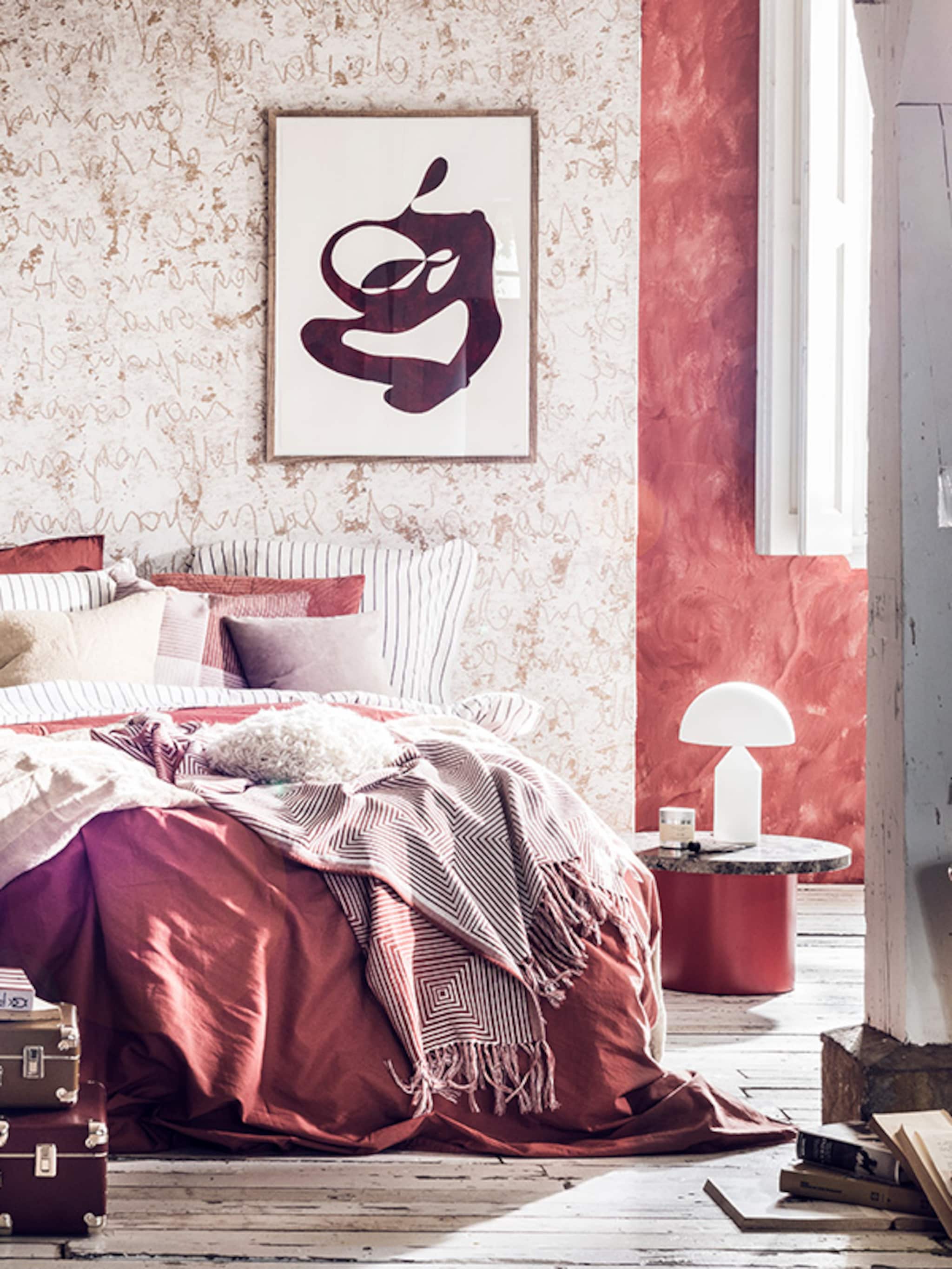 van kunstig tot puur natuur de trends voor behang in de slaapkamer