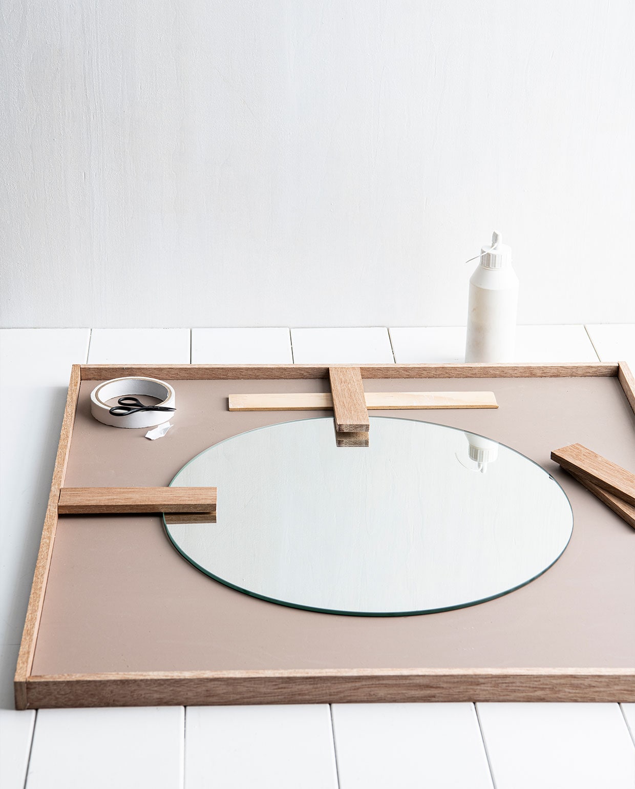 beeld vtwonen vtwonen 07-2022 | Styling Myla Griese | Fotografie Louis Lemaire\n