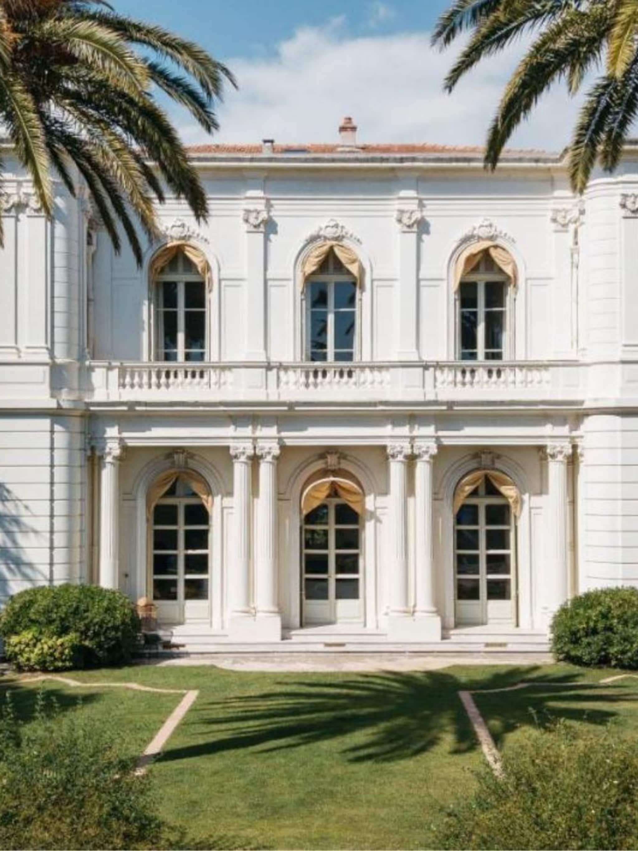 de villa uit downton abbey a new era is te boeken voor een overnachting