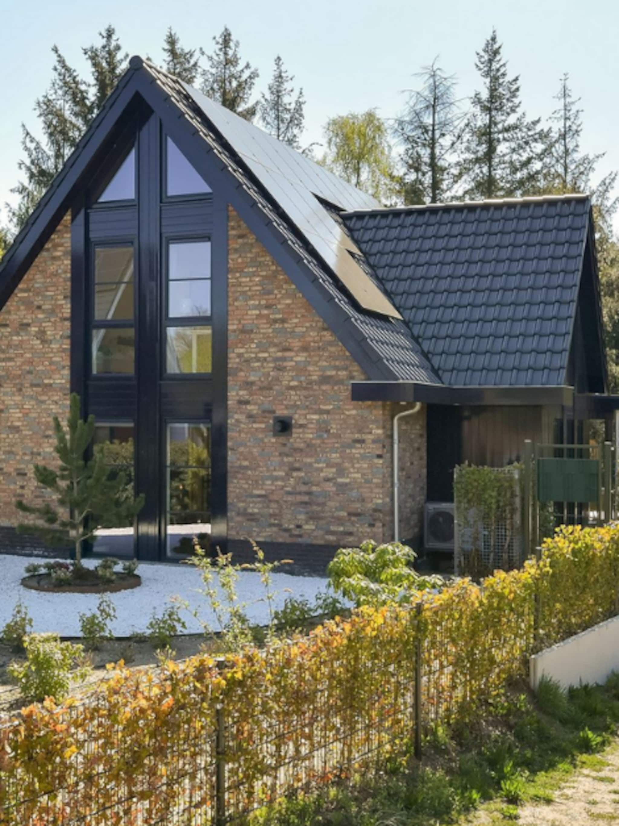 funda finds deze eco villa midden in de natuur wil je echt even zien