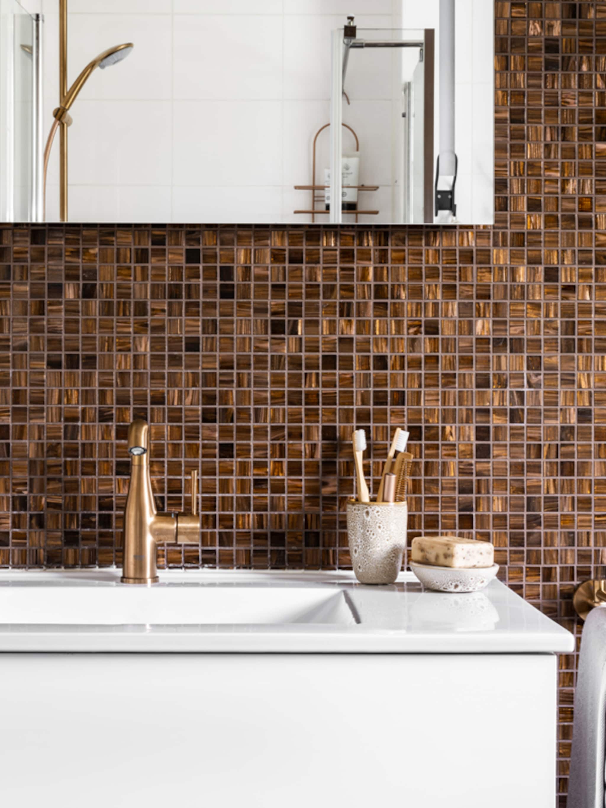5 simpele tips voor meer kleur in de badkamer