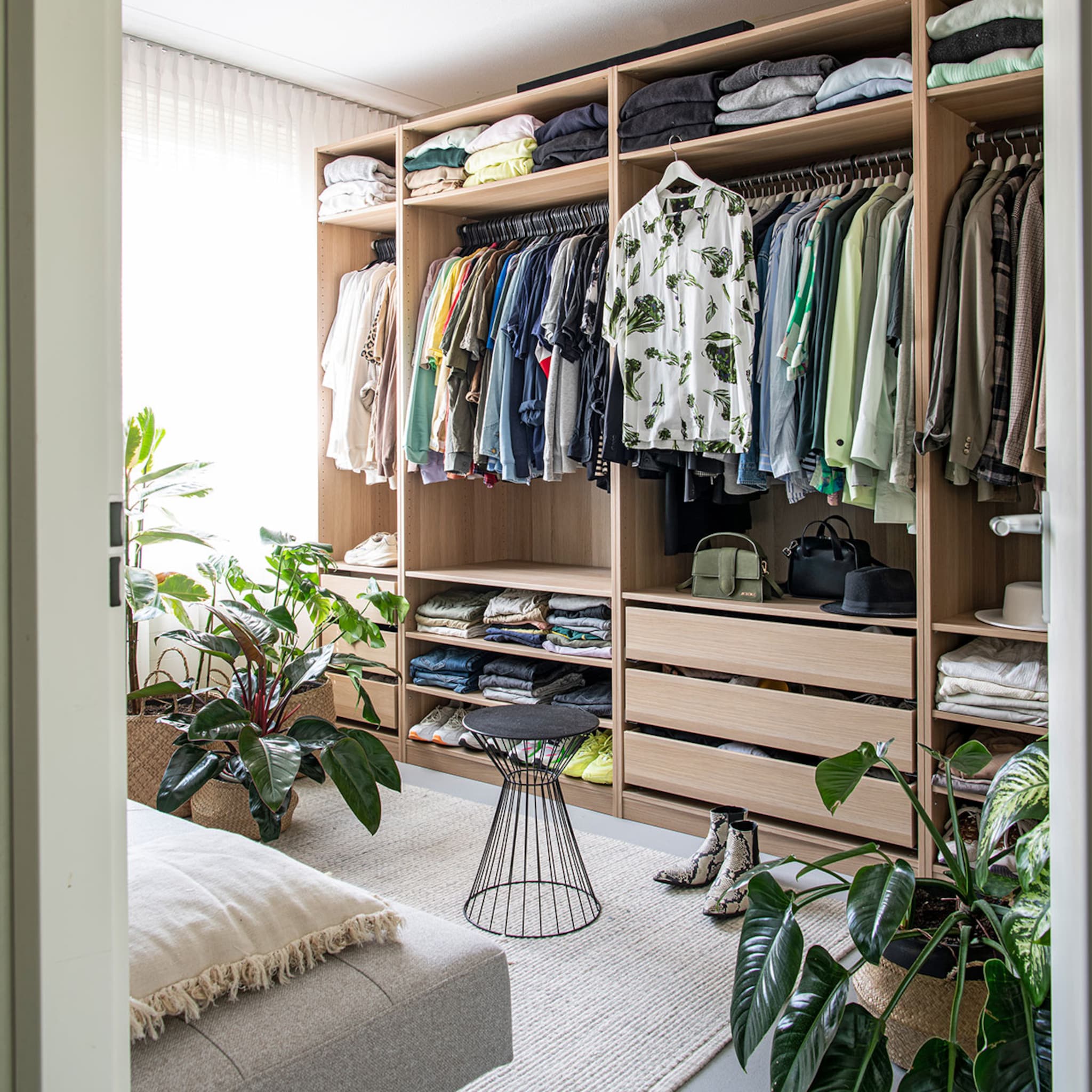 zo creeer je een walk in closet ook zonder aparte kamer