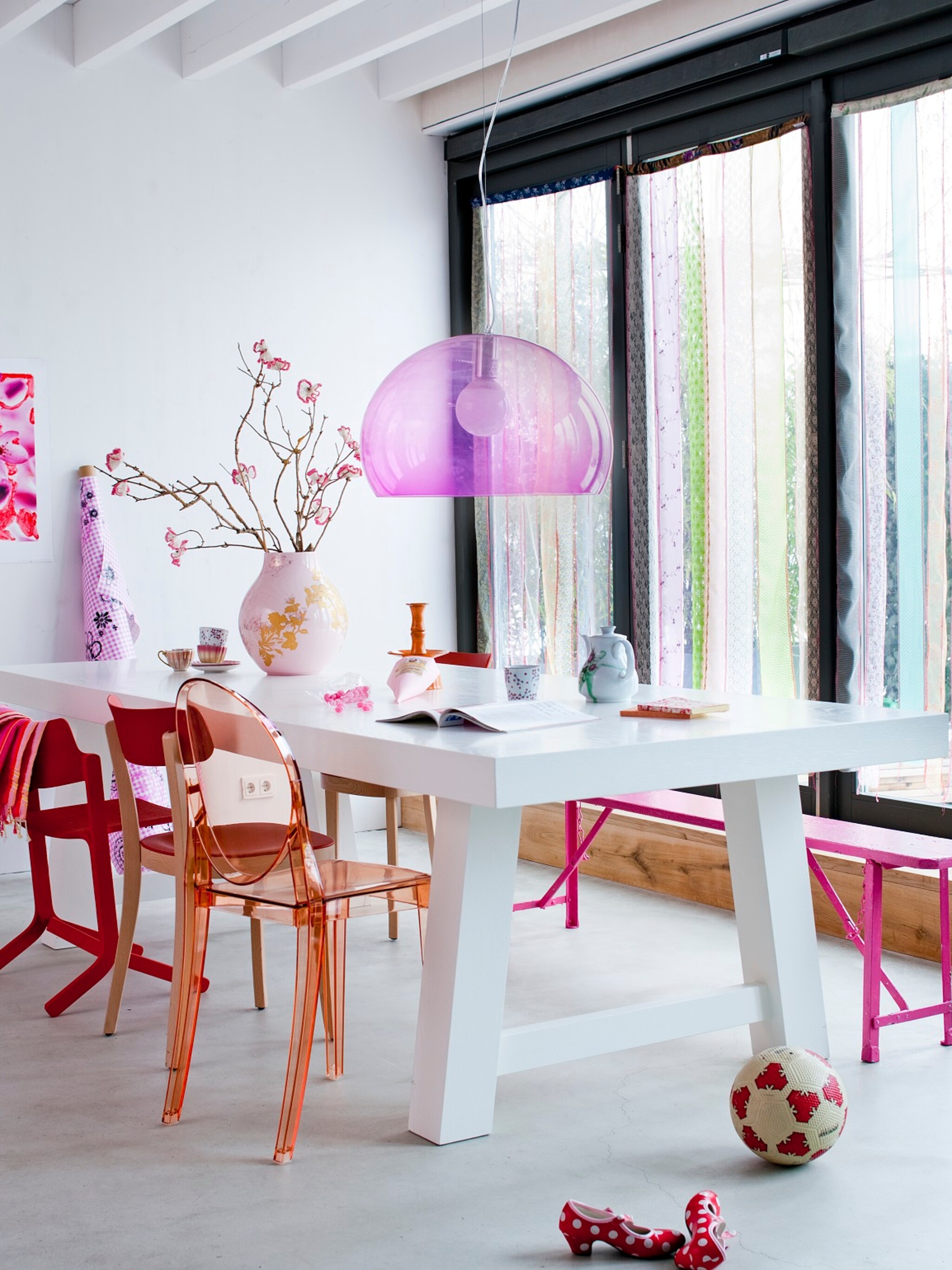 vraag t vtwonen hoe breng ik kleur aan in mijn kleine woning zonder dat het nog kleiner oogt