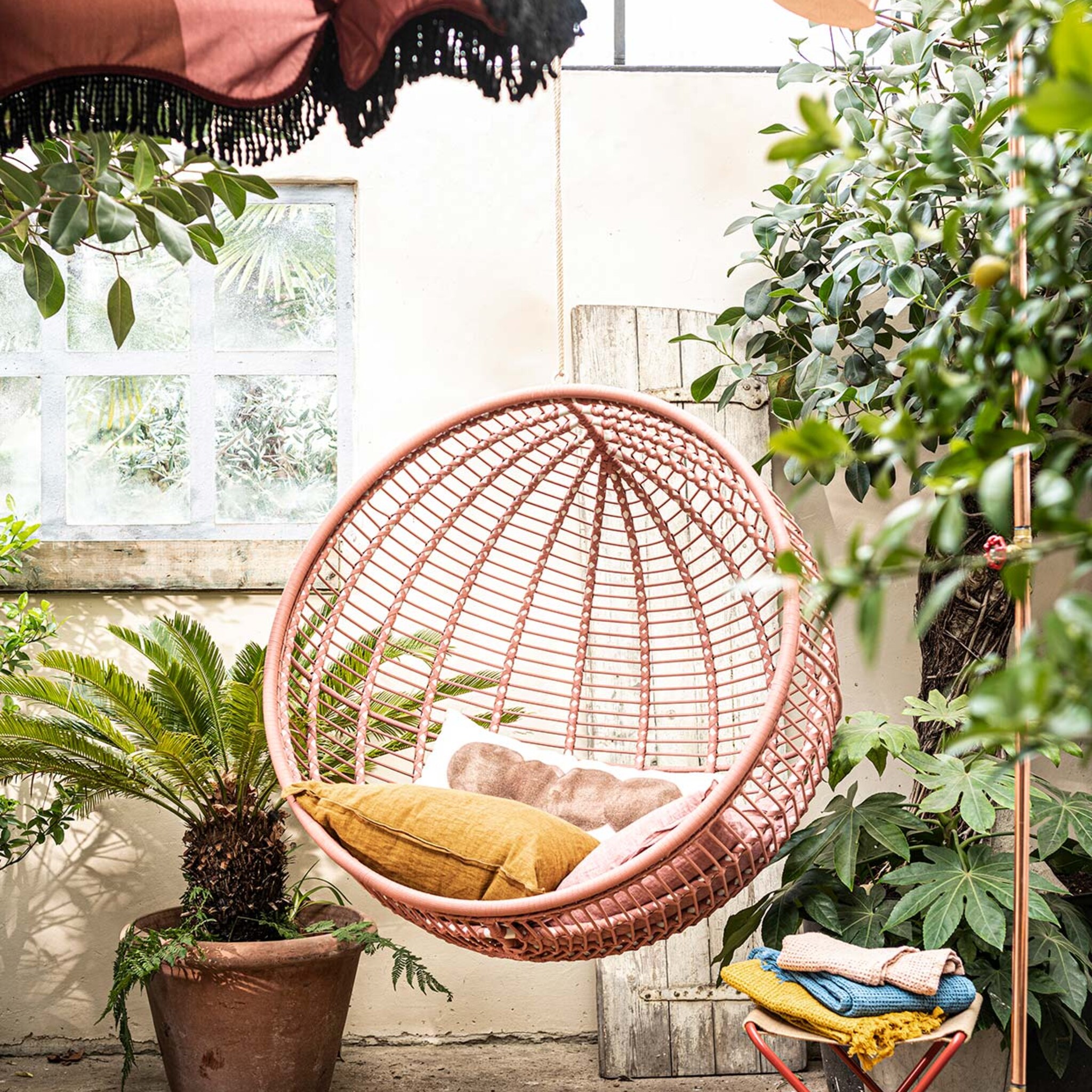 de leukste kussens om je tuin of terras mee op te vrolijken