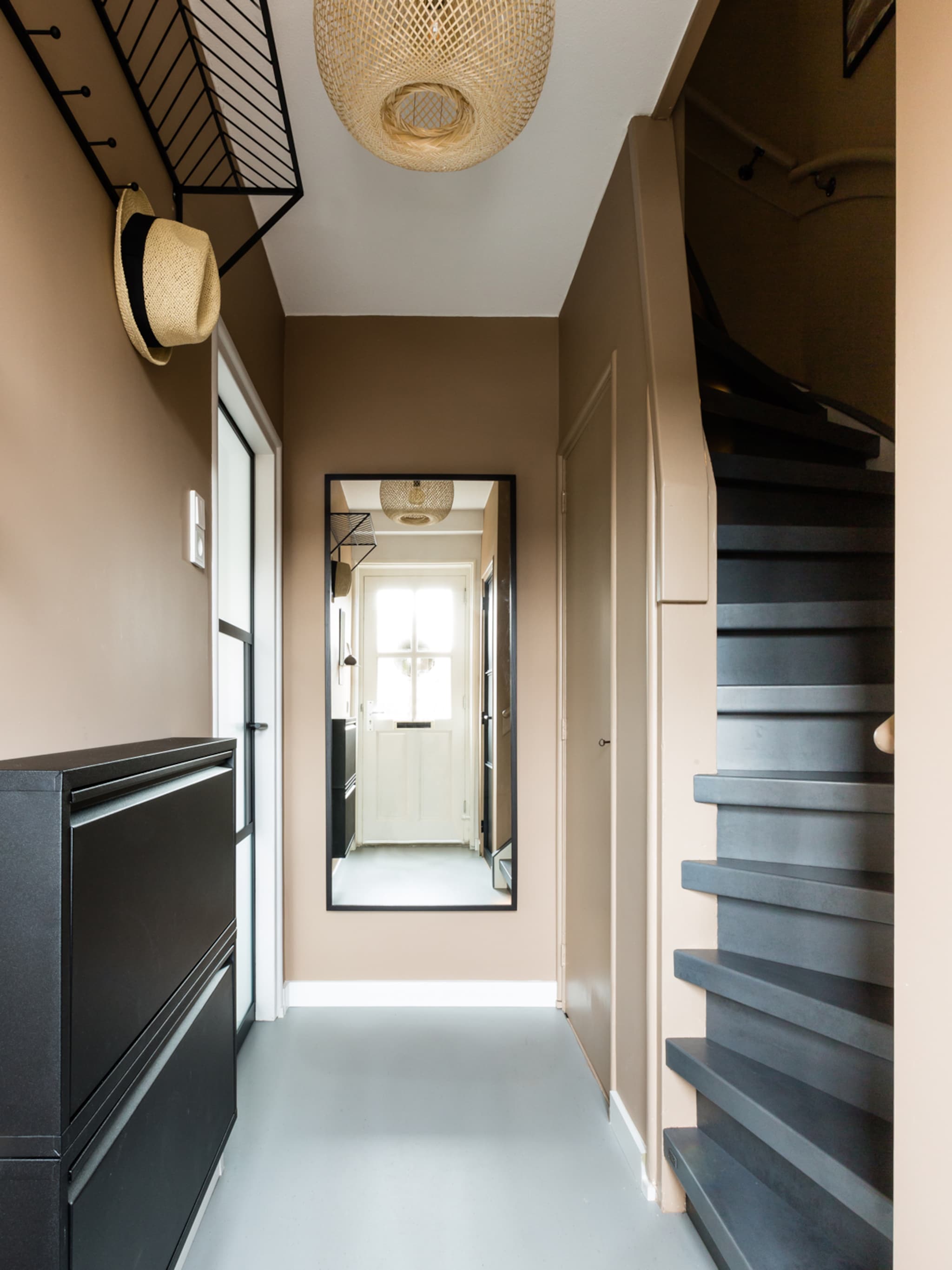 zo richt je kleine hal in