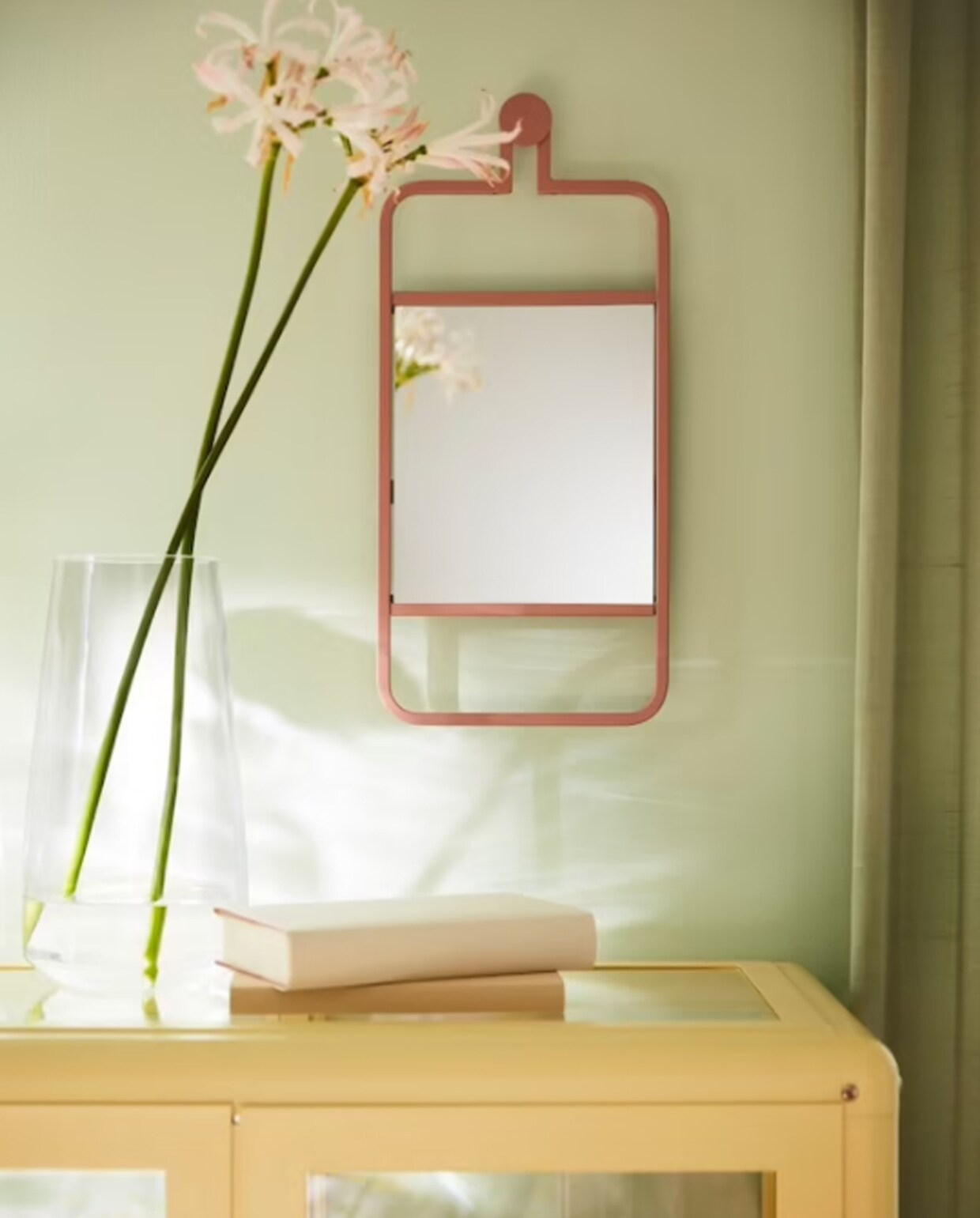 GRANVÅG mirror, wallhanging €17.99 Beeld: IKEA