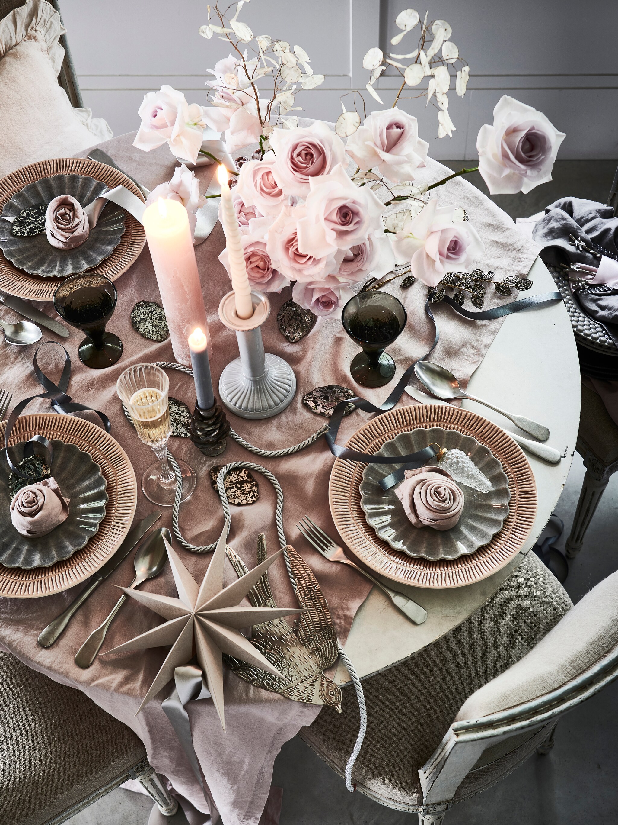 kersttafel dekken kersttafel hacken 3 supersnelle diy s voor een feestelijk tafereel