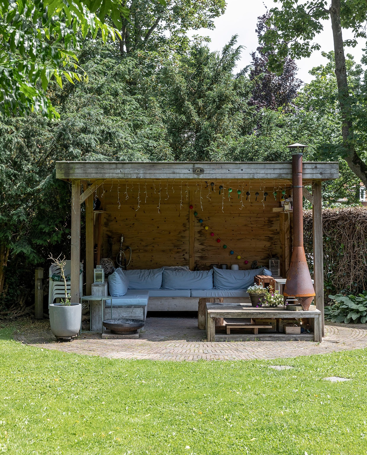 Voor de make-over. Door weer en wind: 4 voordelen van een vrijstaande tuinkamer - Verasol - Bakkum