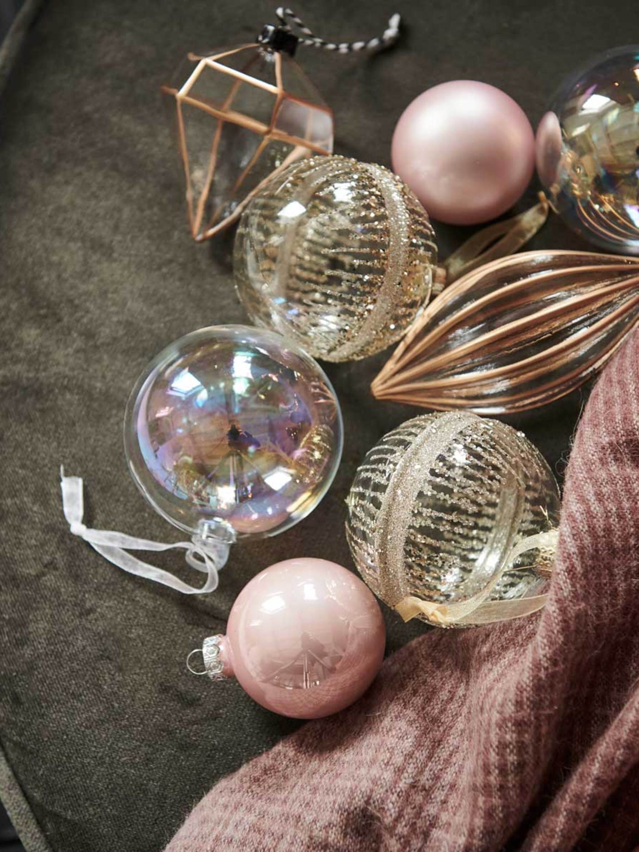 een creatieve kerst diy kerstballencollage