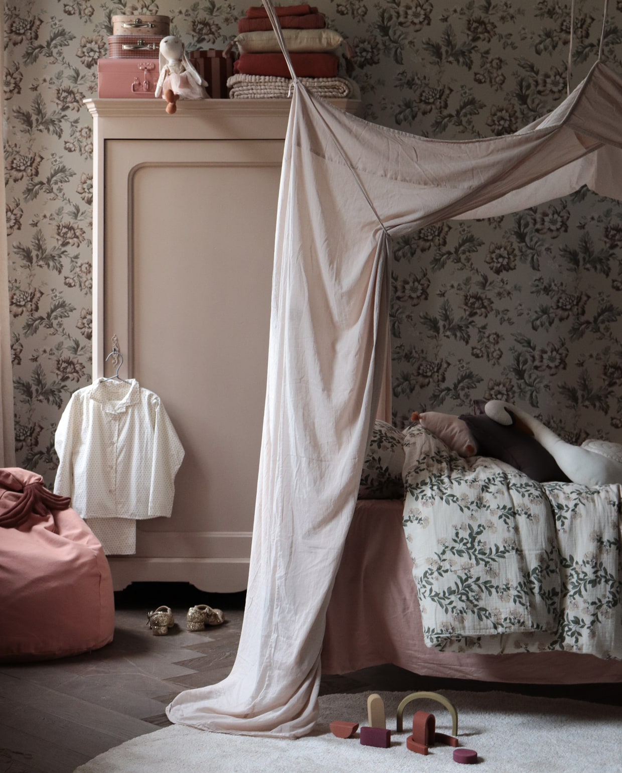 Dromerige kinderkamer vtwonen 13-2021 | styling Kim van Rossenberg | fotografie Kim Suos | assistentie Sanne van der Beek