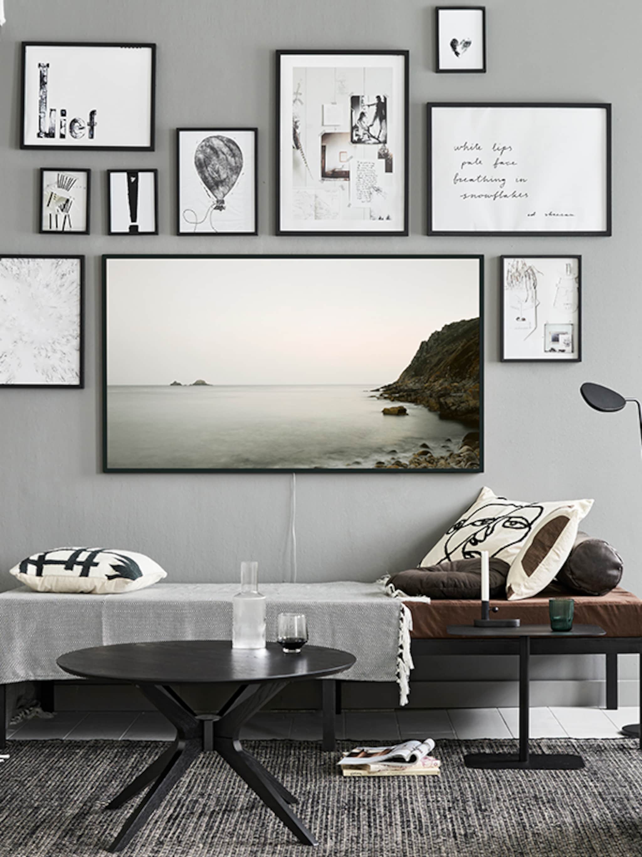 gezocht lege muur voor een televisie