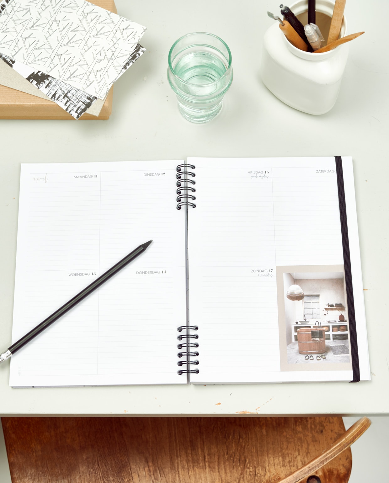 vtwonen agenda 2022 in zwart en grijs, 22×16 cm € 14,95
