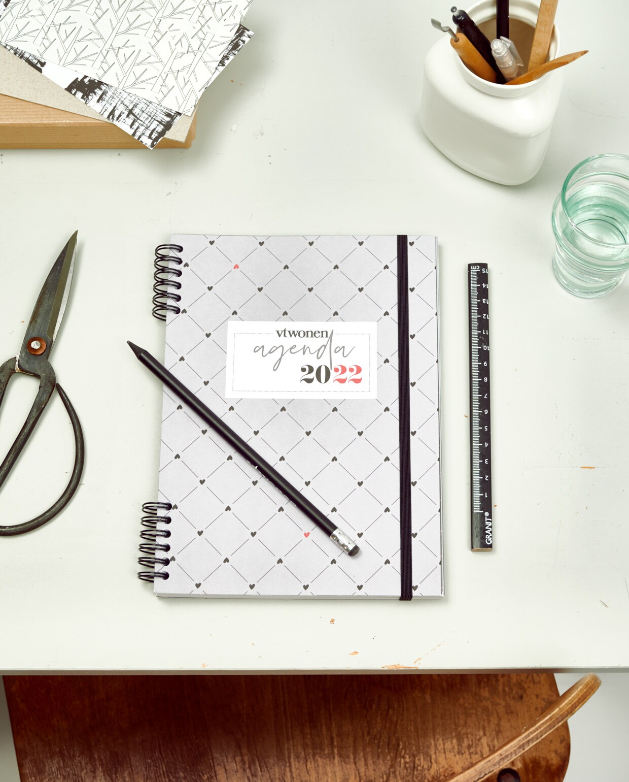 vtwonen agenda 2022 in zwart en grijs, 22×16 cm € 14,95