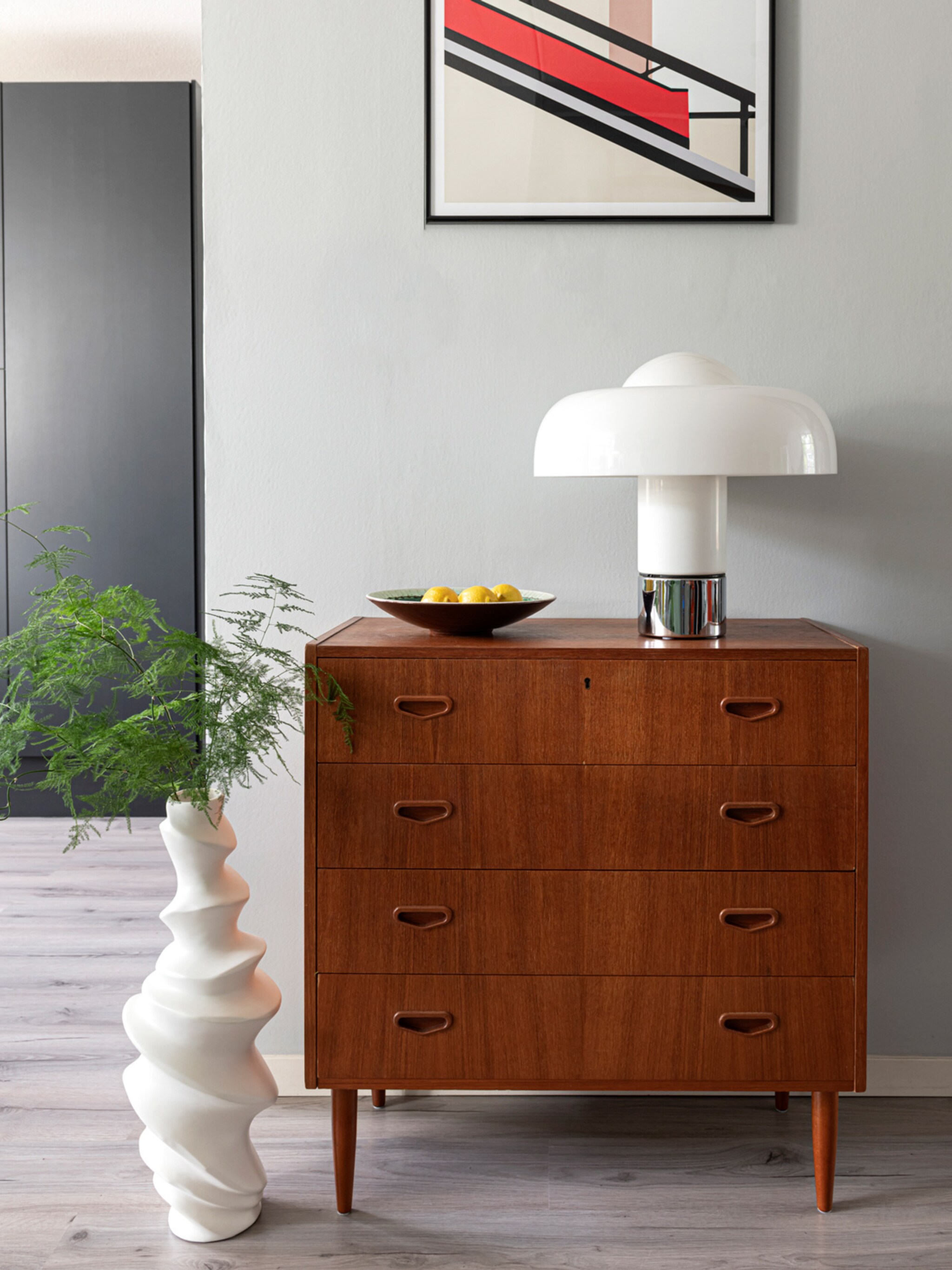 eengezinswoning vol designklassiekers in leimuiden