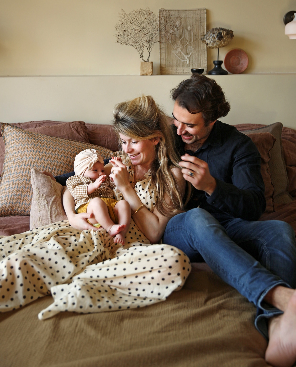 Liza en Thomas met dochter Feija. vtwonen 09-2021 | Styling Liza Wassenaar | Fotografie Irisdorine | Tekst Jack Meijers