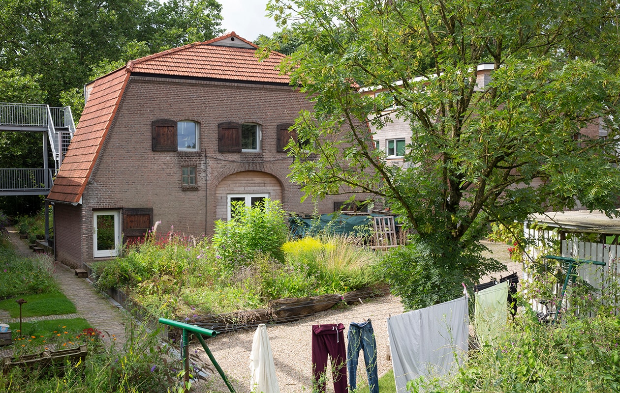 beeld vtwonen Binnenkijken in een duurzaam verbouwd ‘boerderijtjeshuis’ in het groen - Centraal Beheer