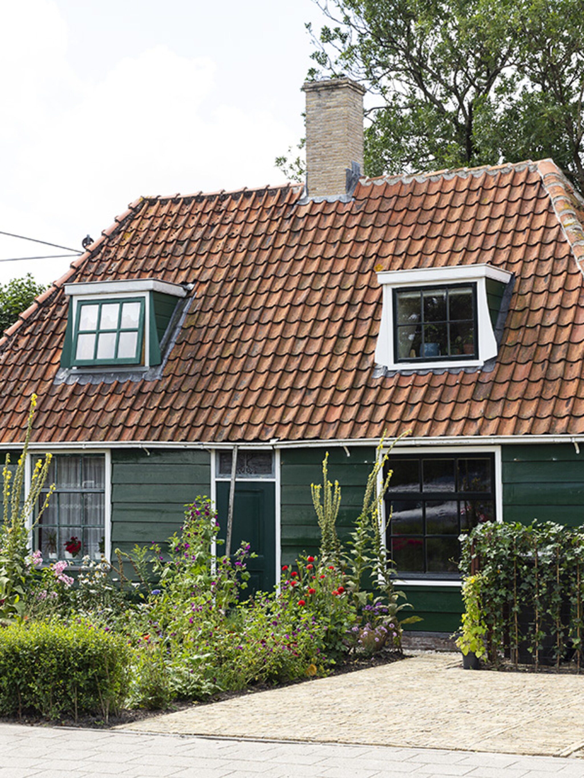 binnenkijken in een duurzaam miniatuur zaans huis