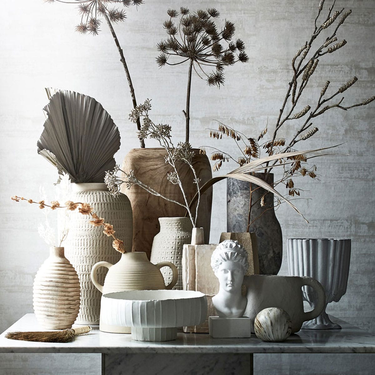 Ton sur ton verzameling vazen. styling Liza Wassenaar | fotografie Sigurd Kranendonk