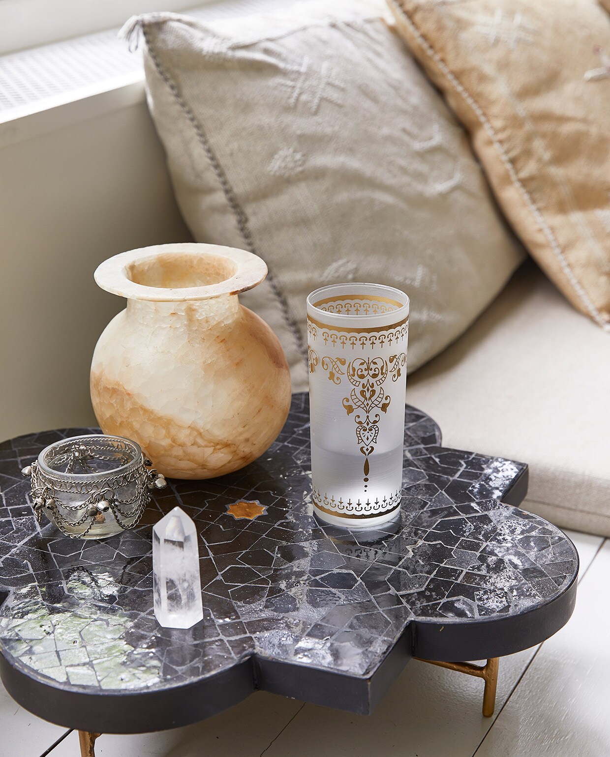 Alles Zenza Home,ook uit oude collecties. vtwonen 06-2021 | productie Coco Features | styling Linda van der Ham | fotografie Peggy Janssen