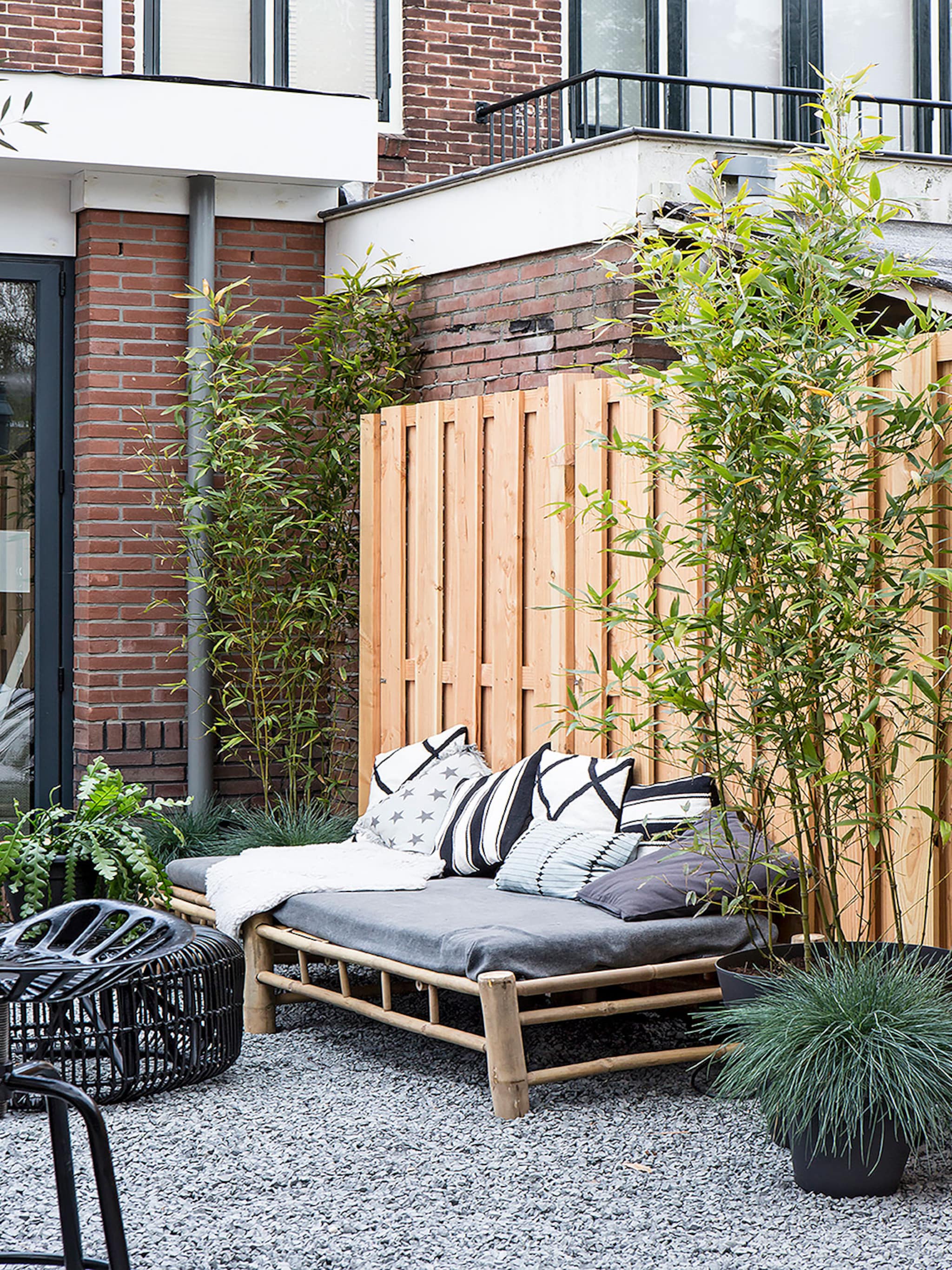 8x de mooiste buitenbanken voor een happy summer