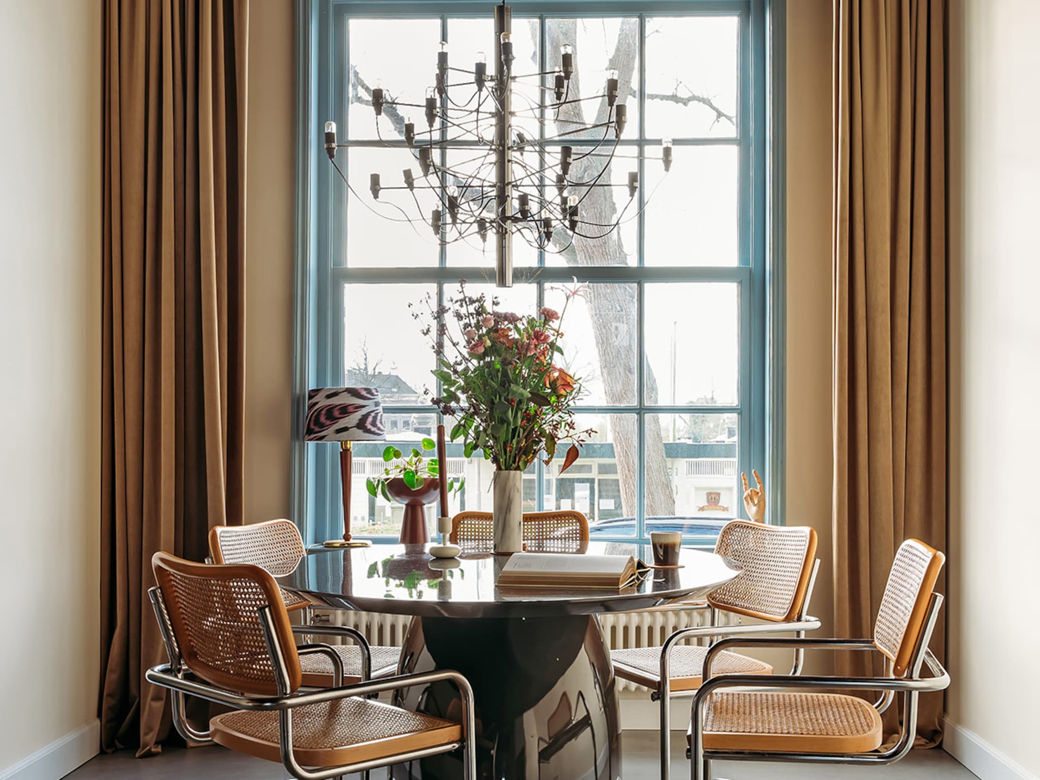 binnenkijken in huizen met ronde tafel